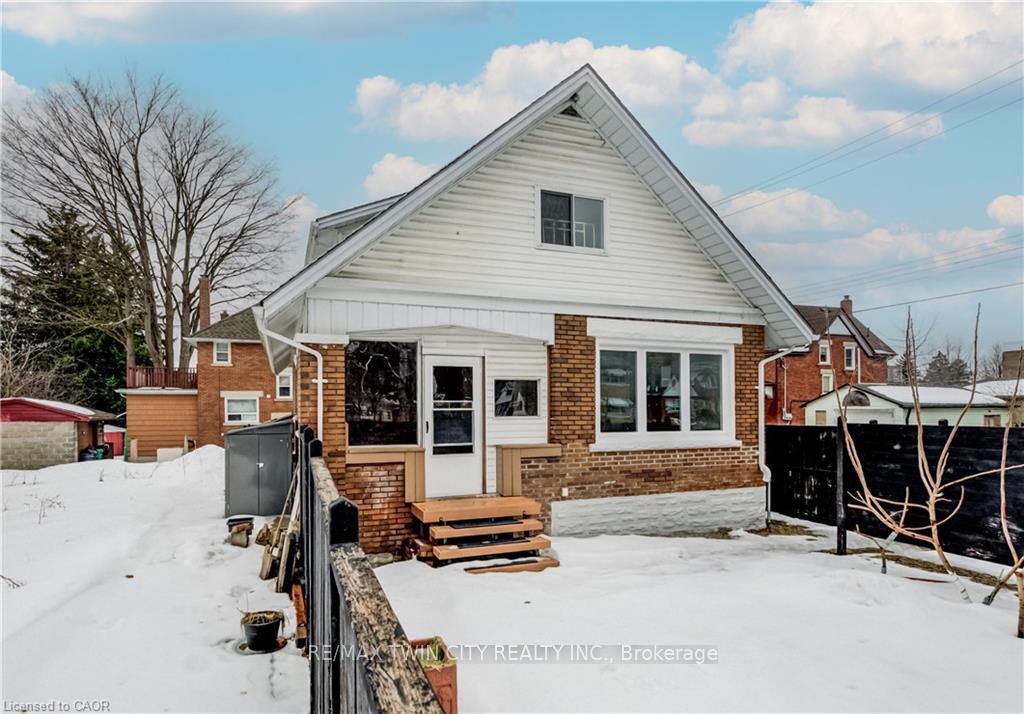 Photo 5 of 151 Courtland Avenue E, Kitchener — HOMEH