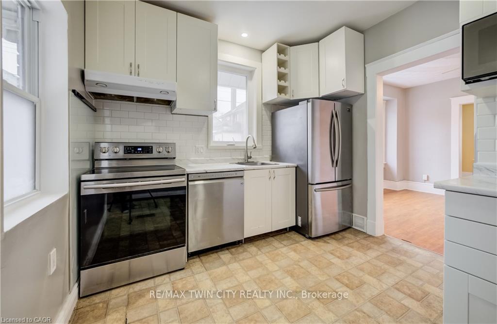 Photo 12 of 151 Courtland Avenue E, Kitchener — HOMEH