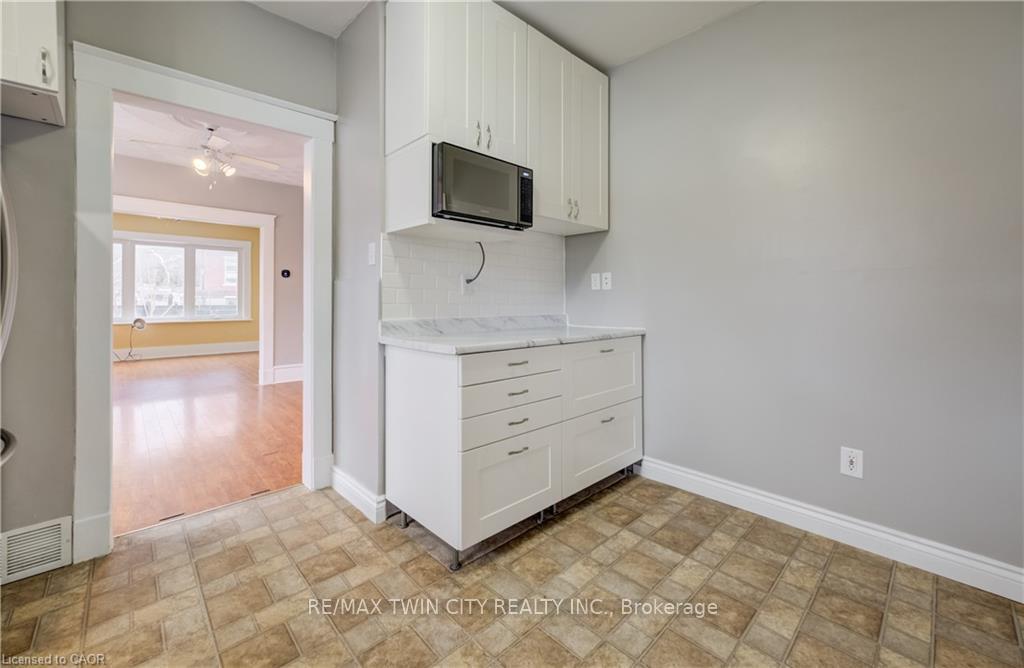 Photo 13 of 151 Courtland Avenue E, Kitchener — HOMEH