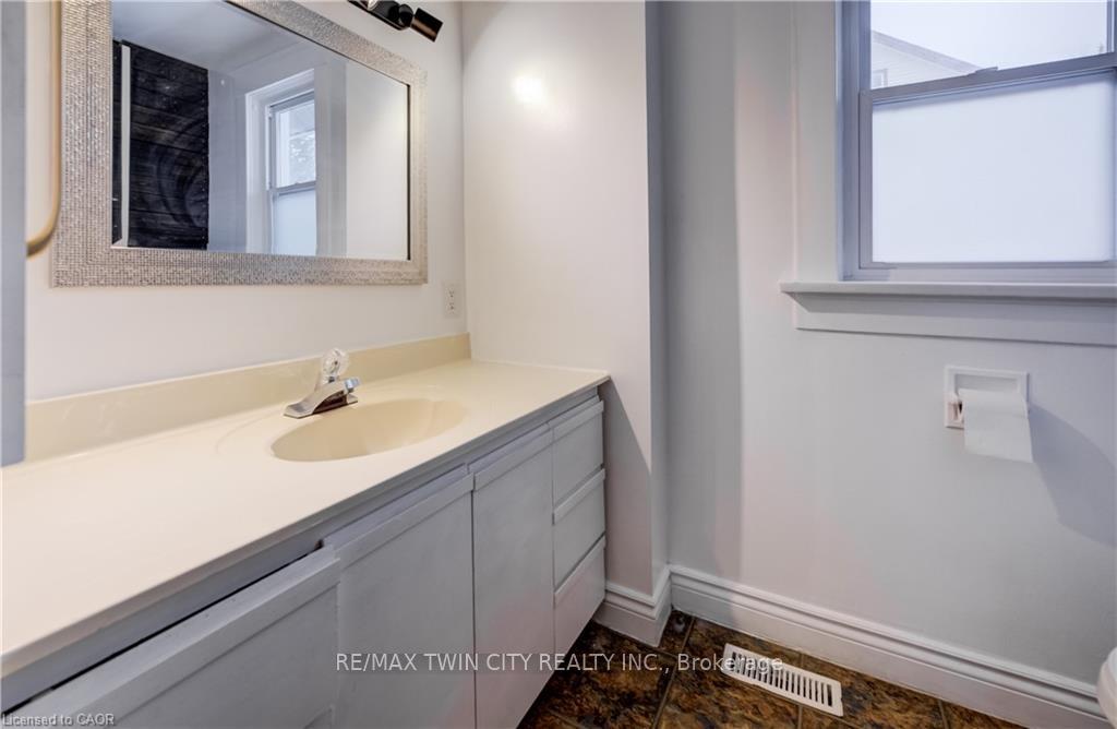 Photo 24 of 151 Courtland Avenue E, Kitchener — HOMEH