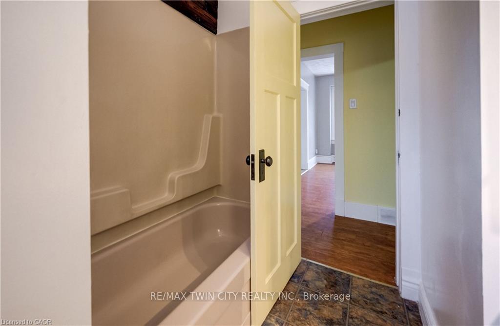 Photo 21 of 151 Courtland Avenue E, Kitchener — HOMEH