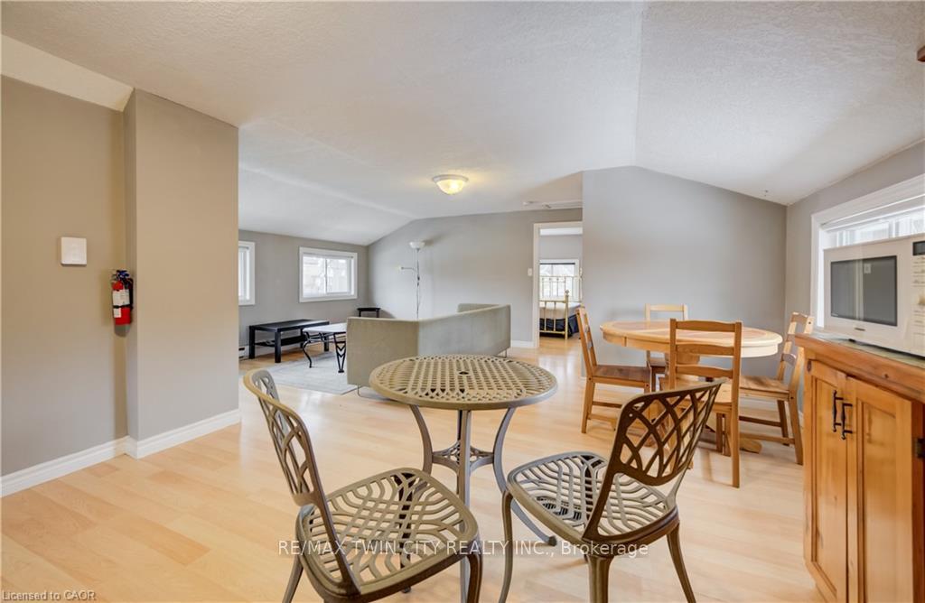 Photo 20 of 151 Courtland Avenue E, Kitchener — HOMEH