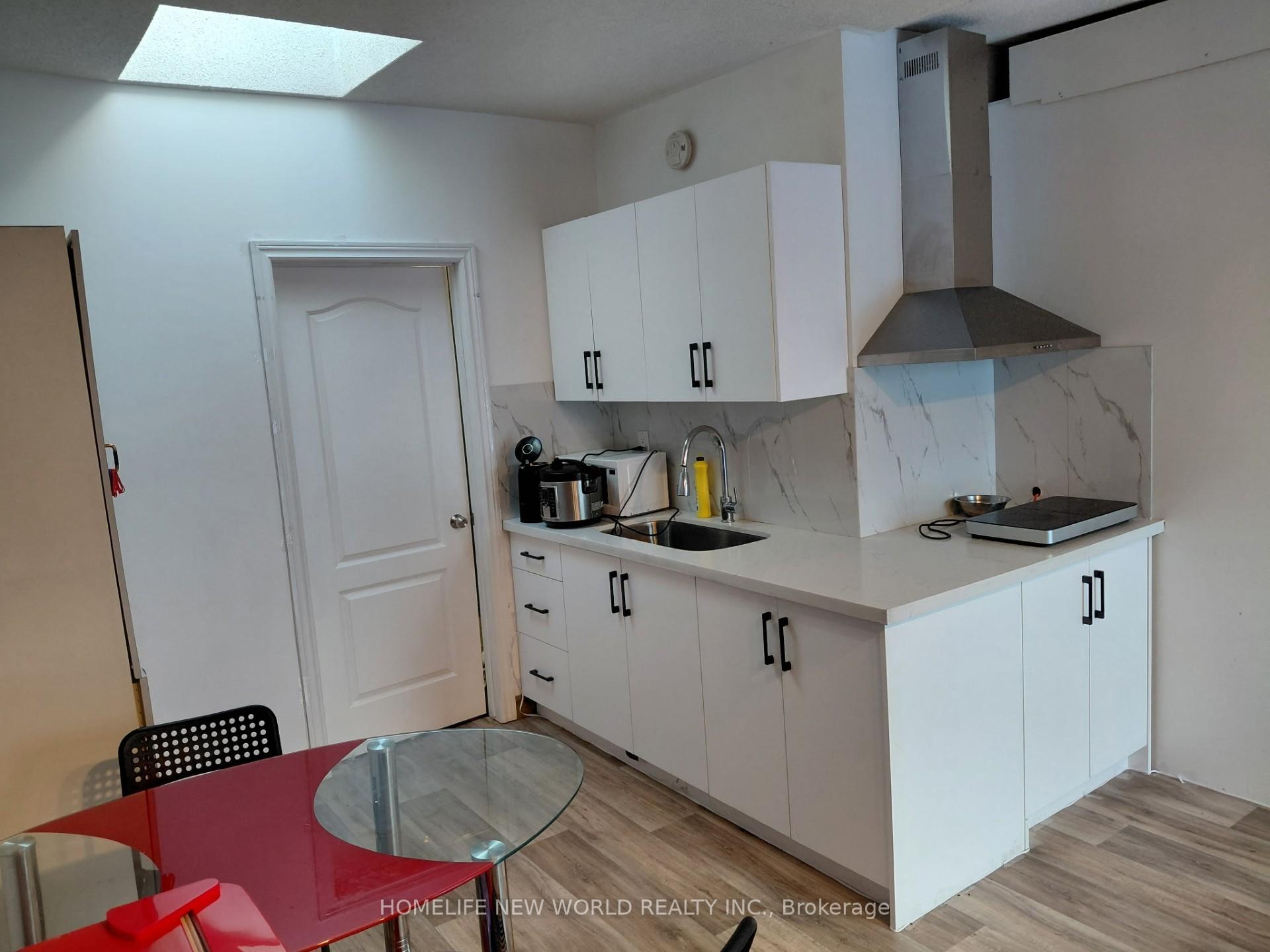 Photo 4 of Unit Third, 42 Robert Street, Toronto, University — HOMEH