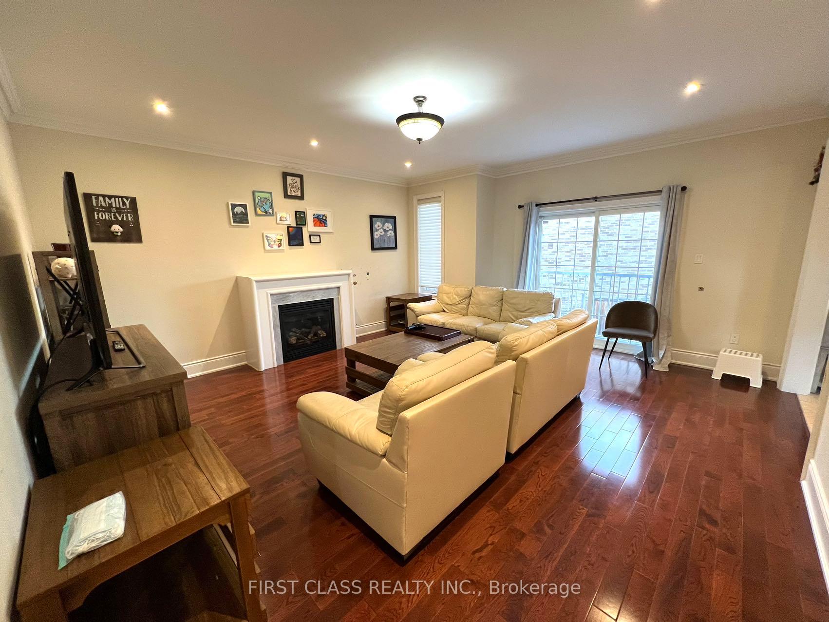 Photo 4 of 826 Wingarden Crescent, Pickering, Dunbarton — HOMEH