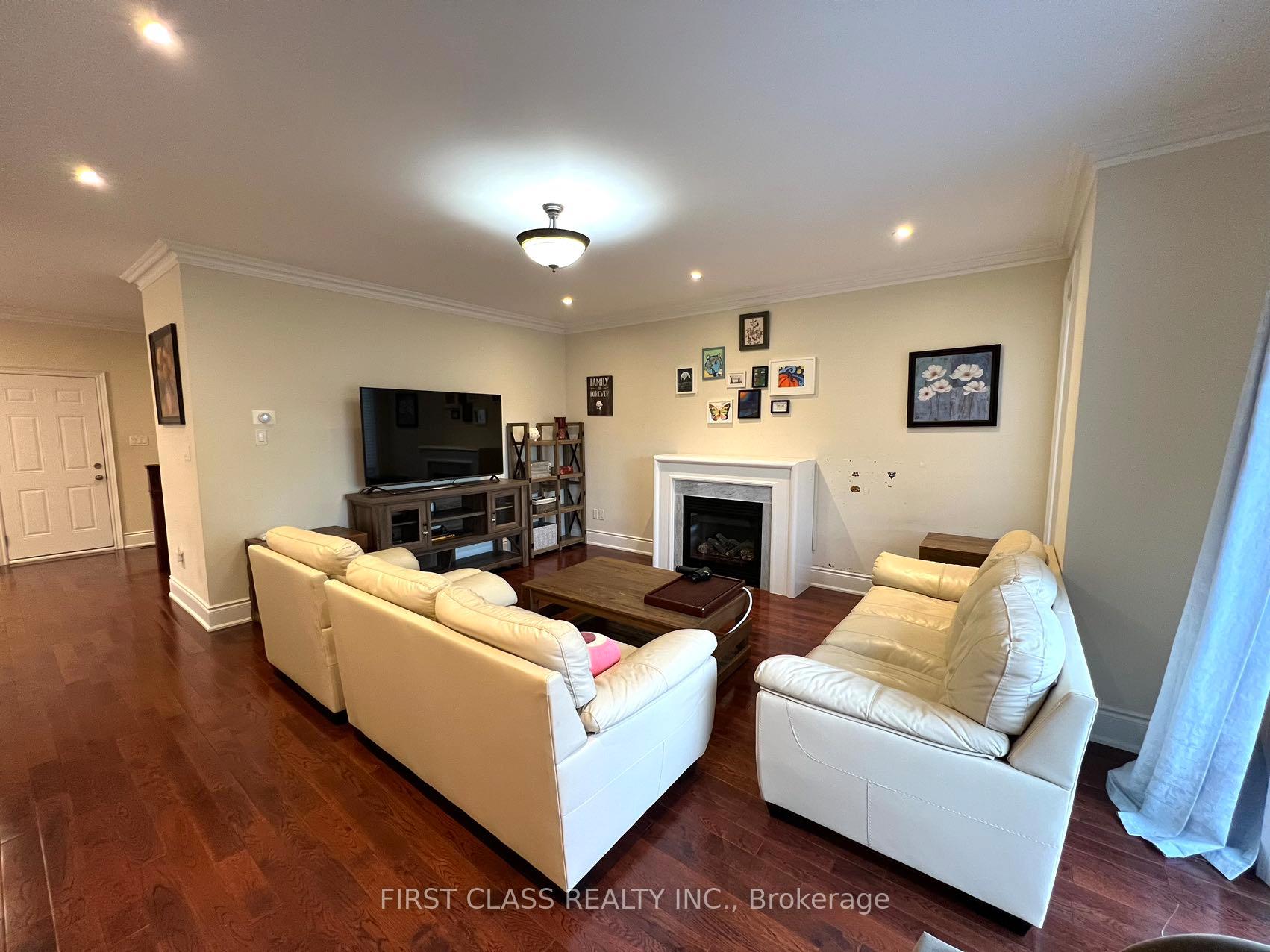 Photo 5 of 826 Wingarden Crescent, Pickering, Dunbarton — HOMEH