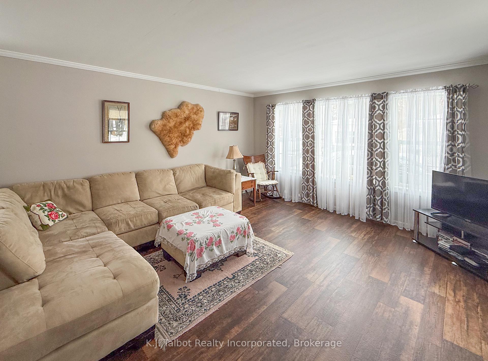 Photo 3 of 13 Sutton Drive, Ashfield-Colborne-Wawanosh, Colborne — HOMEH