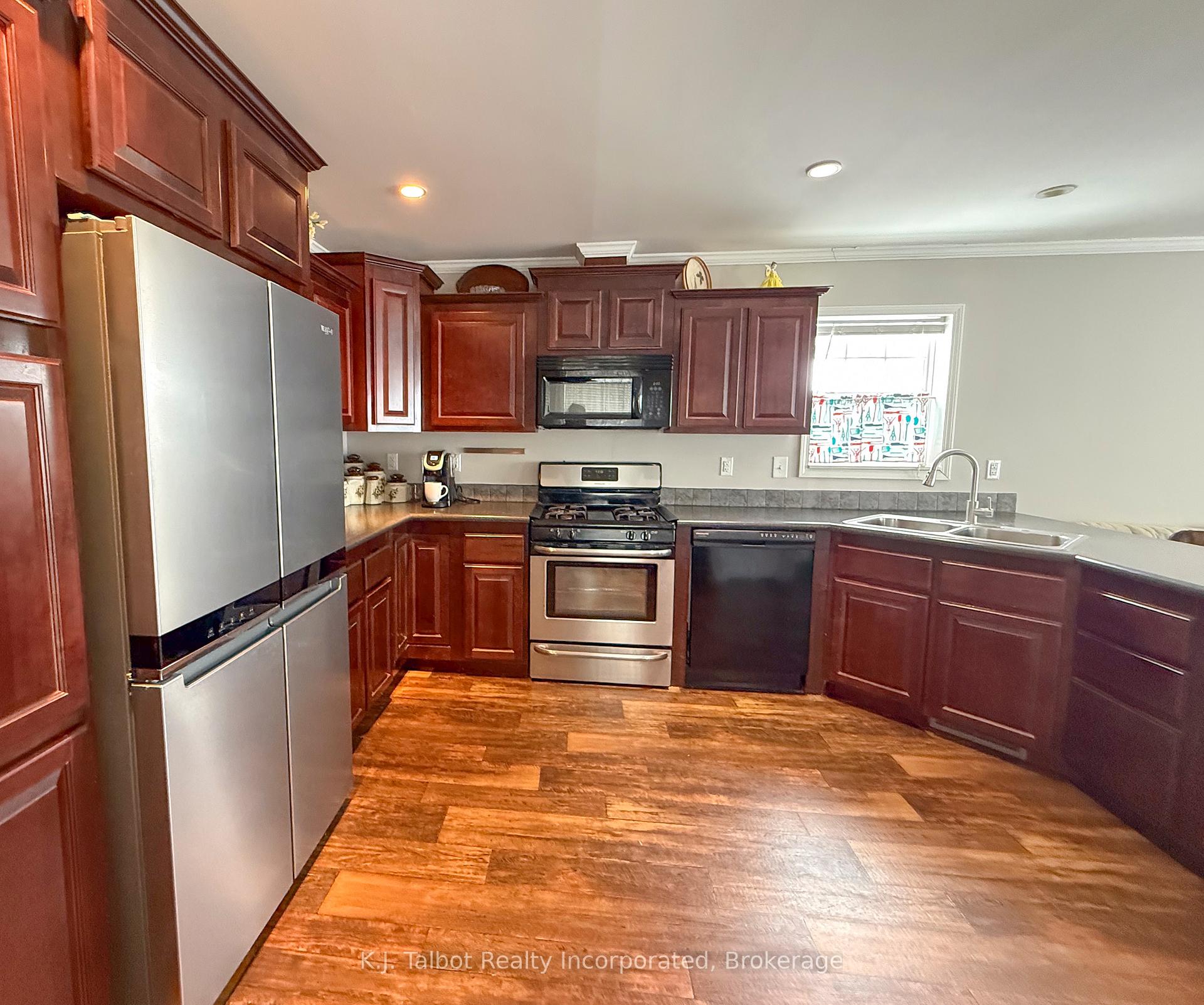 Photo 5 of 13 Sutton Drive, Ashfield-Colborne-Wawanosh, Colborne — HOMEH