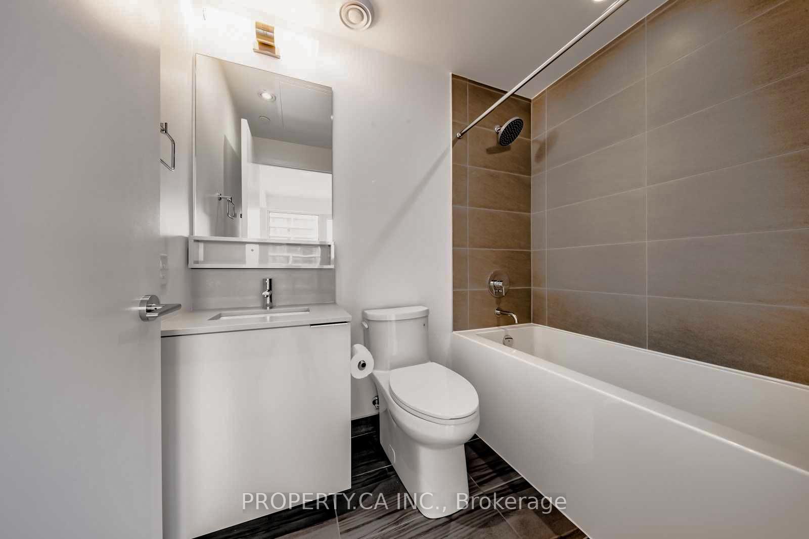 Photo 5 of Unit 3609, 898 Portage Parkway, Vaughan, Concord — HOMEH