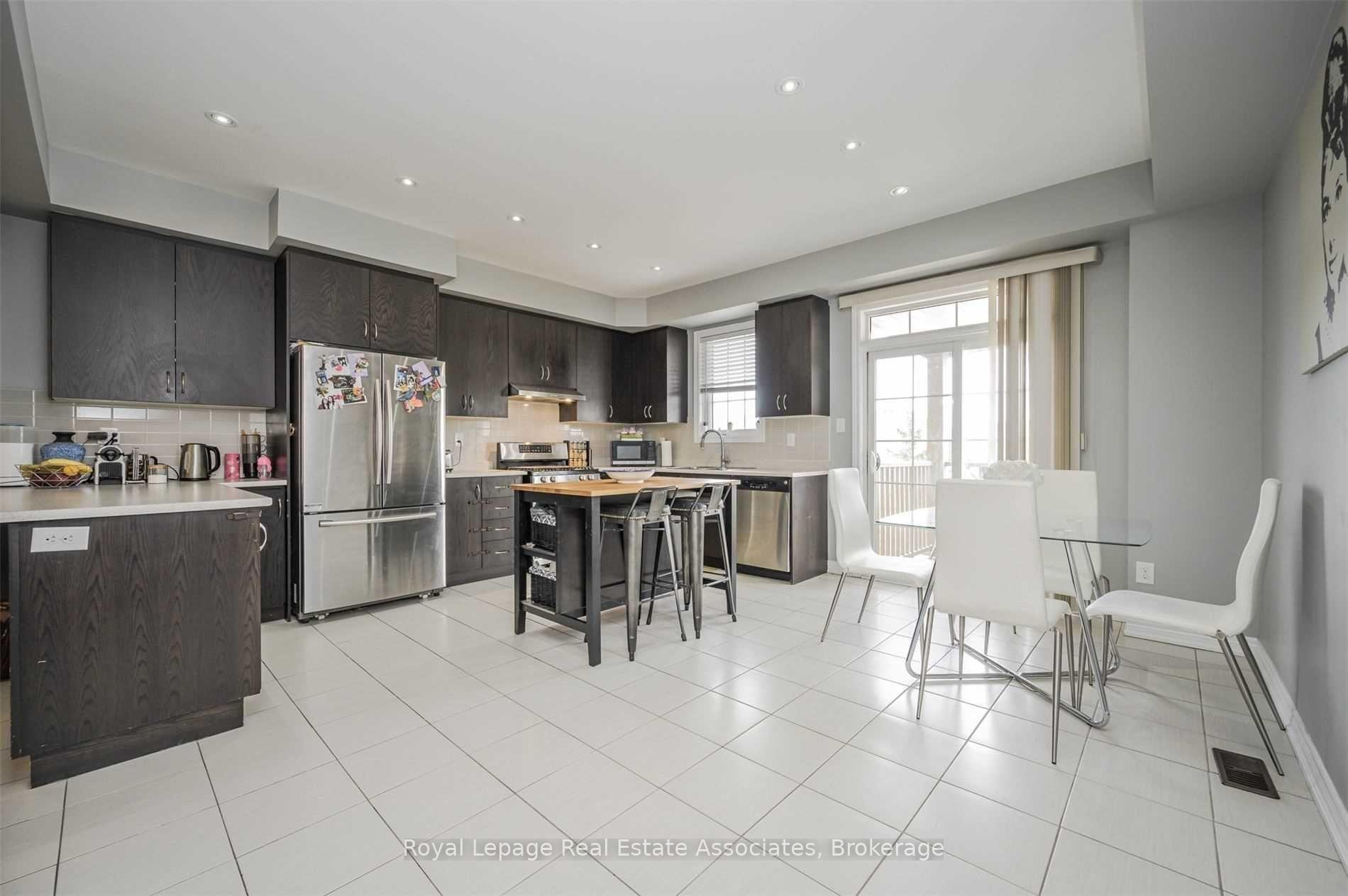 Photo 13 of 54 Sea Drifter Crescent, Brampton, Bram East — HOMEH