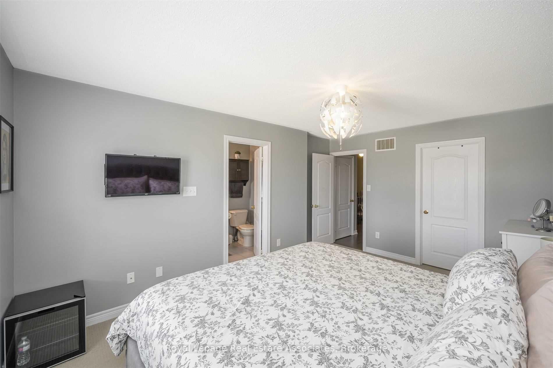Photo 28 of 54 Sea Drifter Crescent, Brampton, Bram East — HOMEH