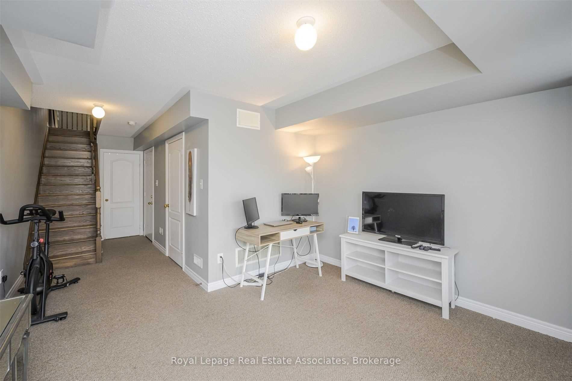 Photo 22 of 54 Sea Drifter Crescent, Brampton, Bram East — HOMEH
