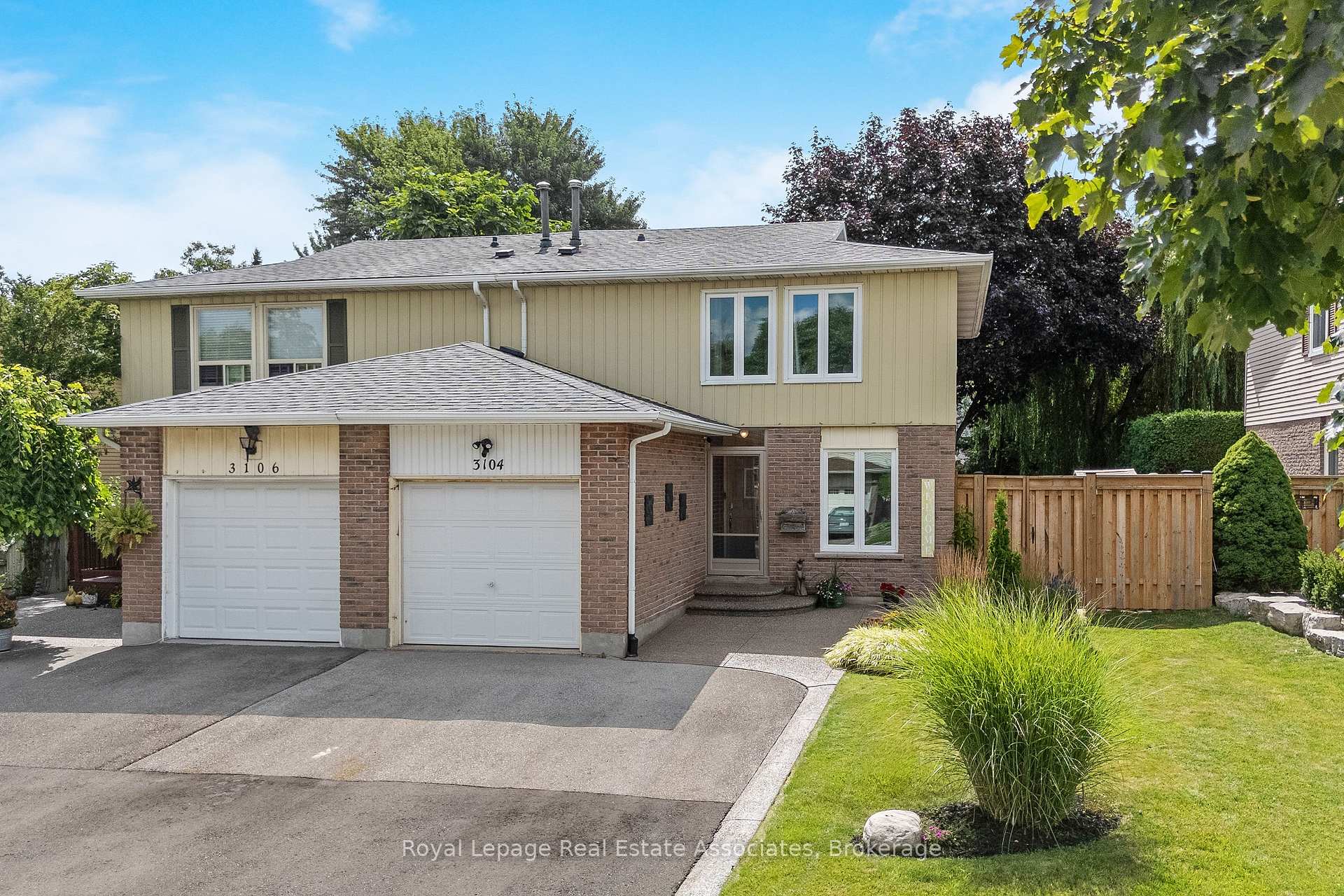 Photo 1 of 3104 Autumn Hill Crescent, Burlington, Brant Hills — HOMEH