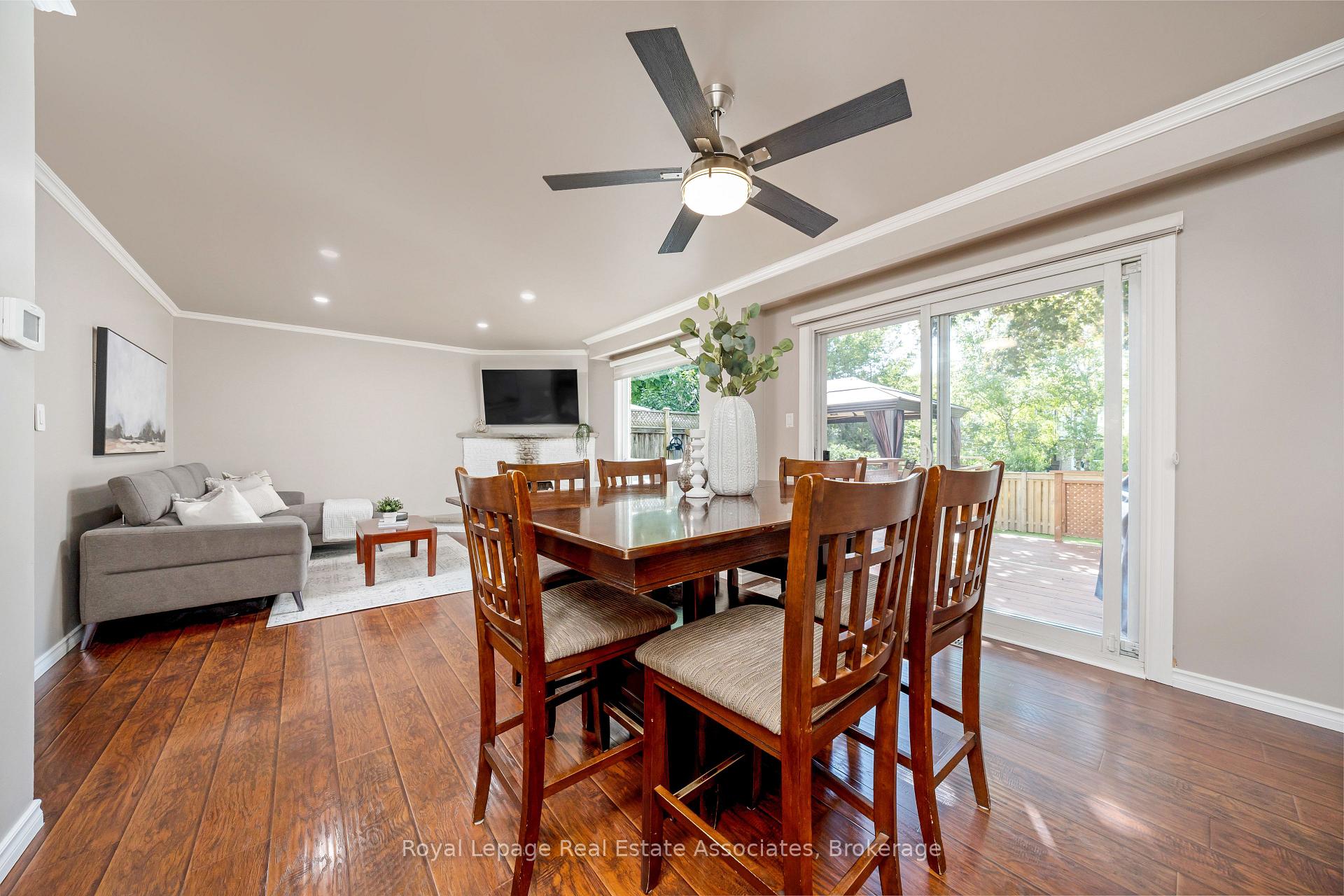 Photo 11 of 3104 Autumn Hill Crescent, Burlington, Brant Hills — HOMEH