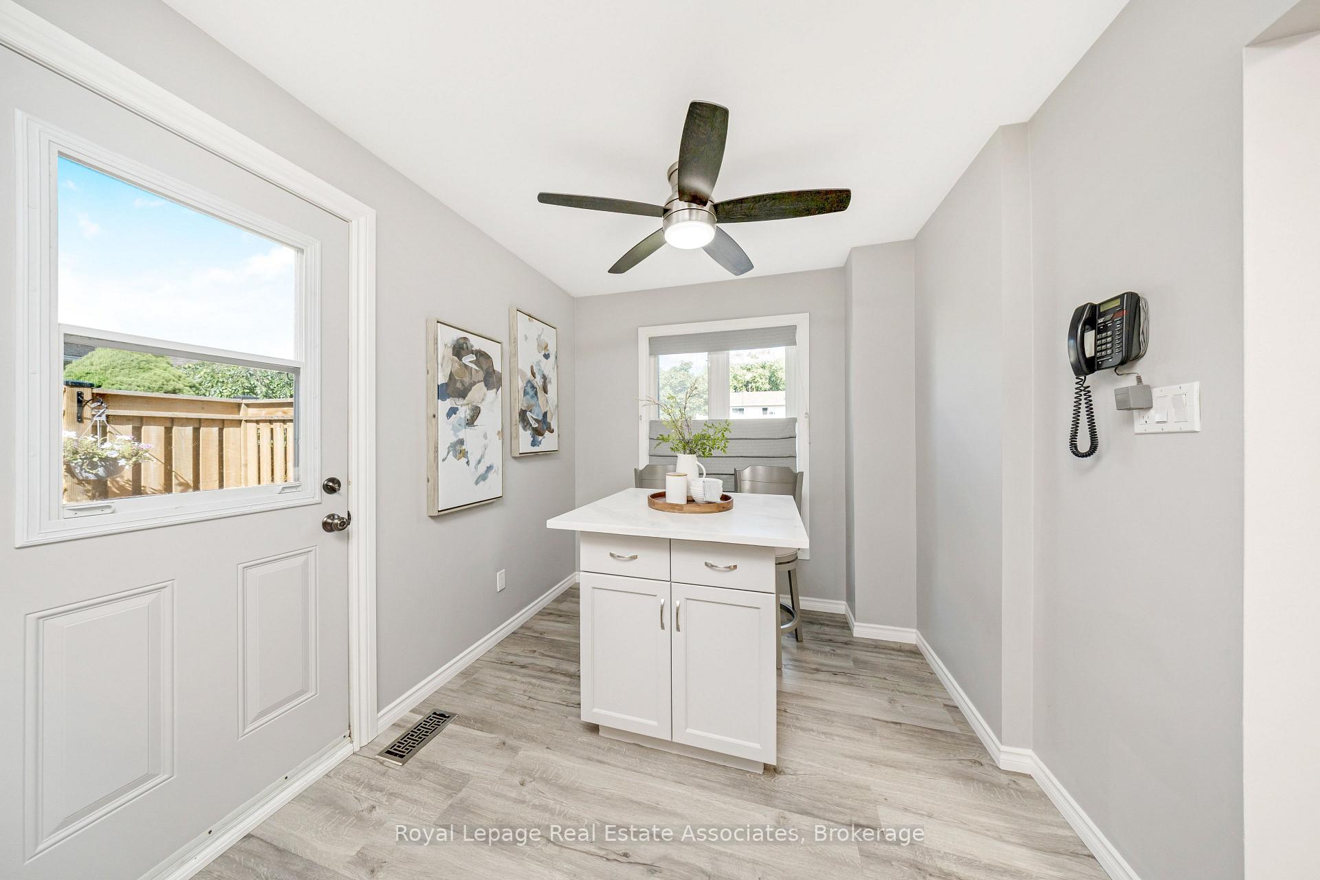 Photo 15 of 3104 Autumn Hill Crescent, Burlington, Brant Hills — HOMEH