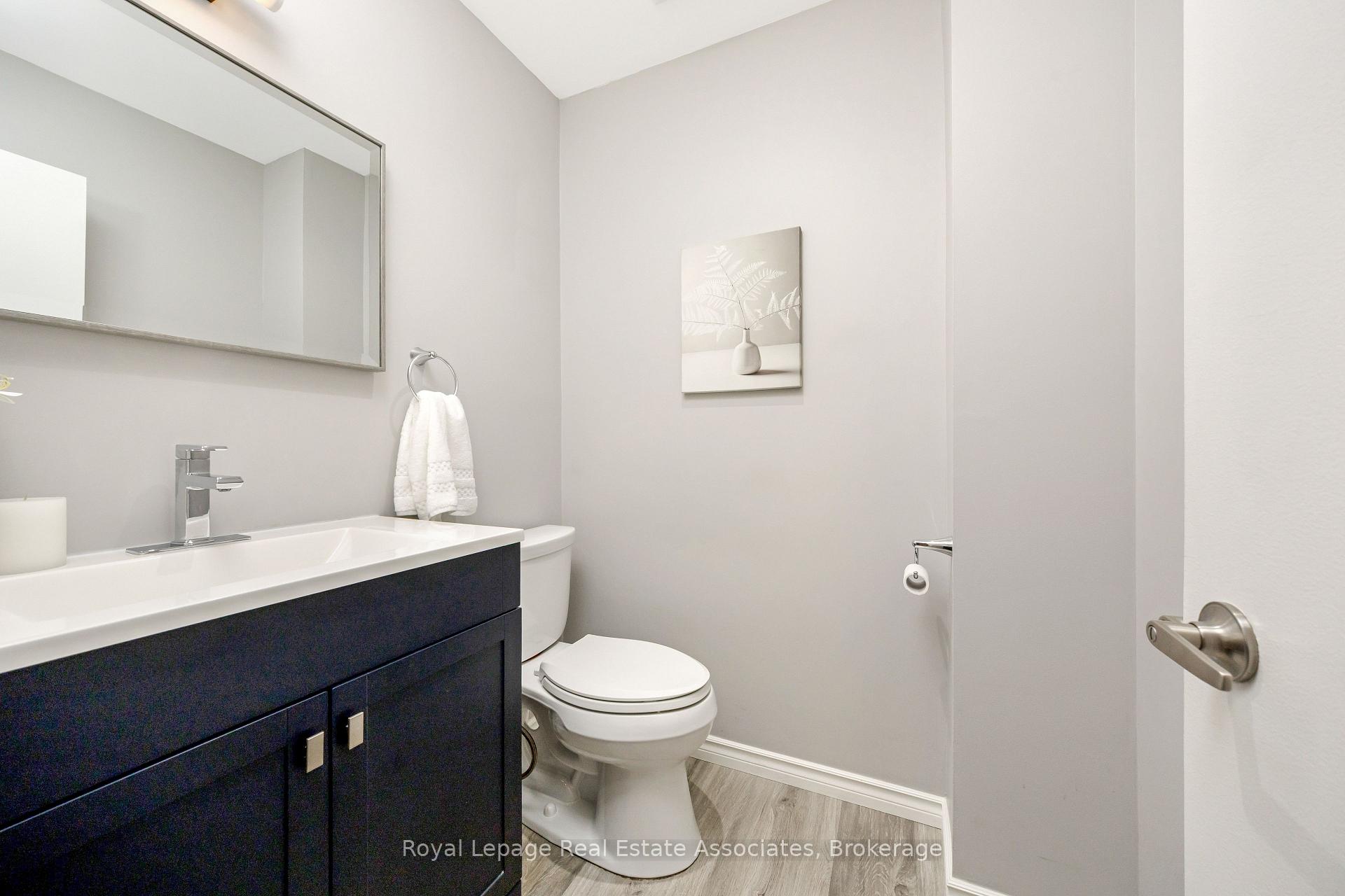 Photo 16 of 3104 Autumn Hill Crescent, Burlington, Brant Hills — HOMEH