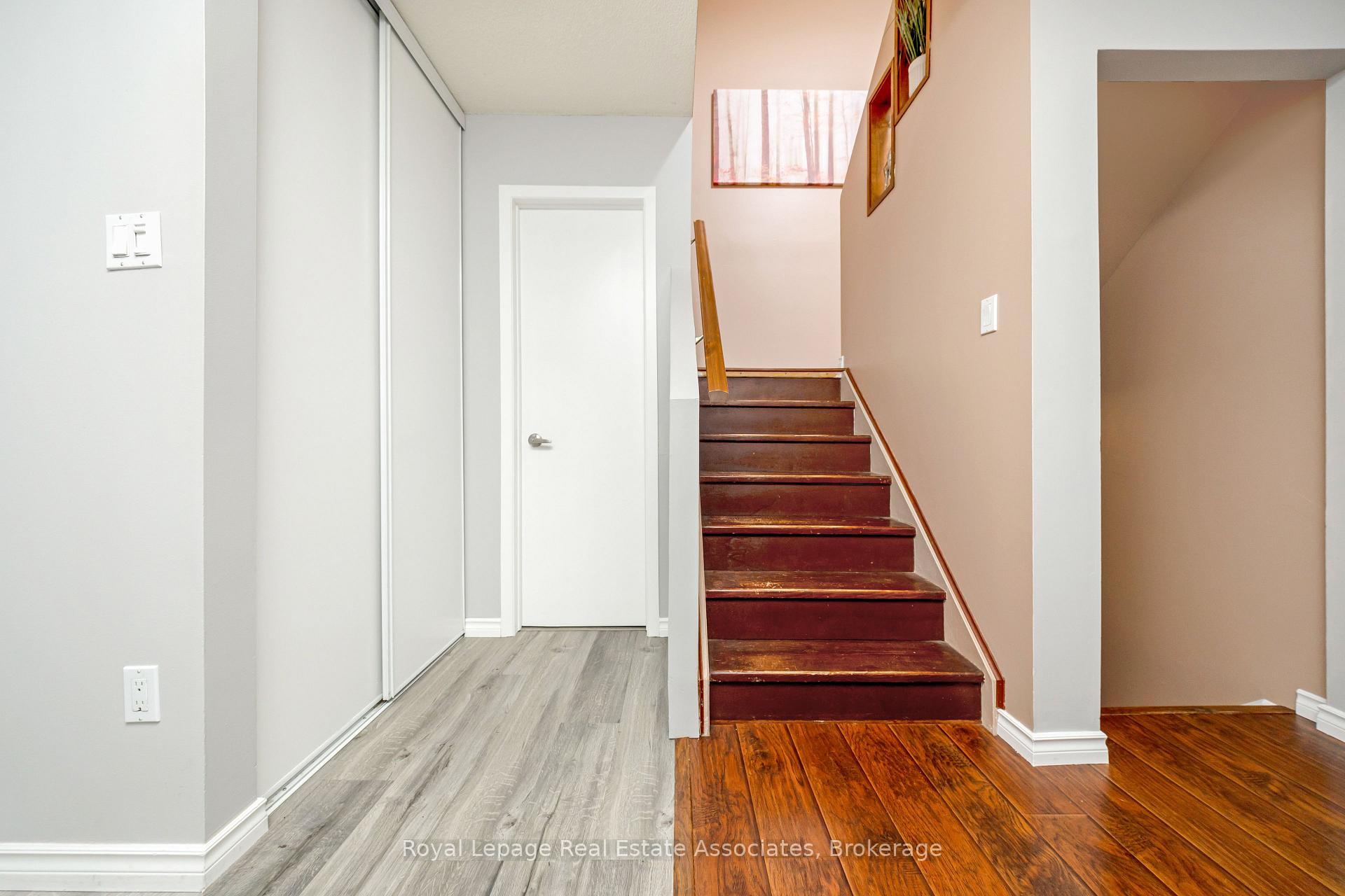 Photo 17 of 3104 Autumn Hill Crescent, Burlington, Brant Hills — HOMEH