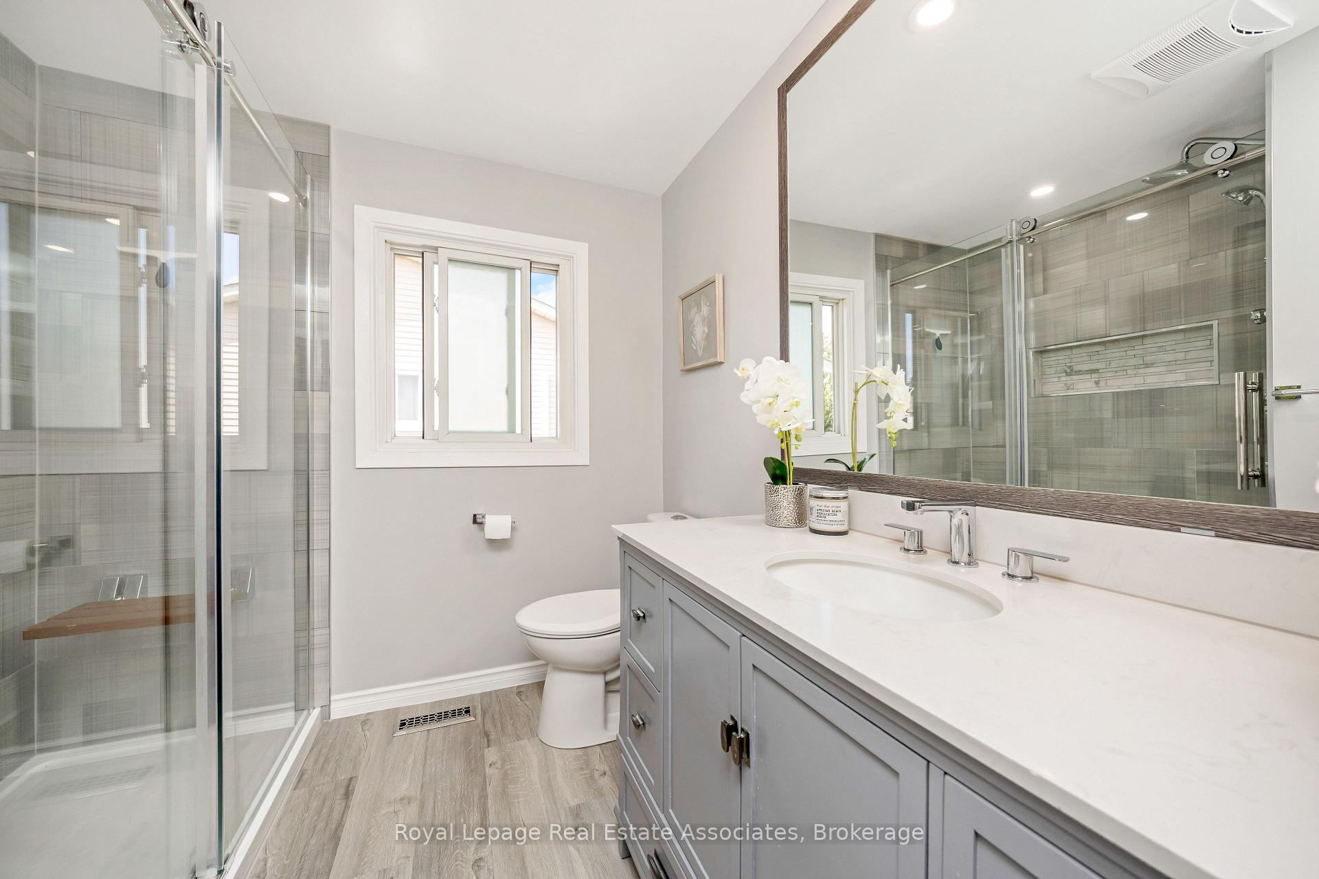 Photo 20 of 3104 Autumn Hill Crescent, Burlington, Brant Hills — HOMEH