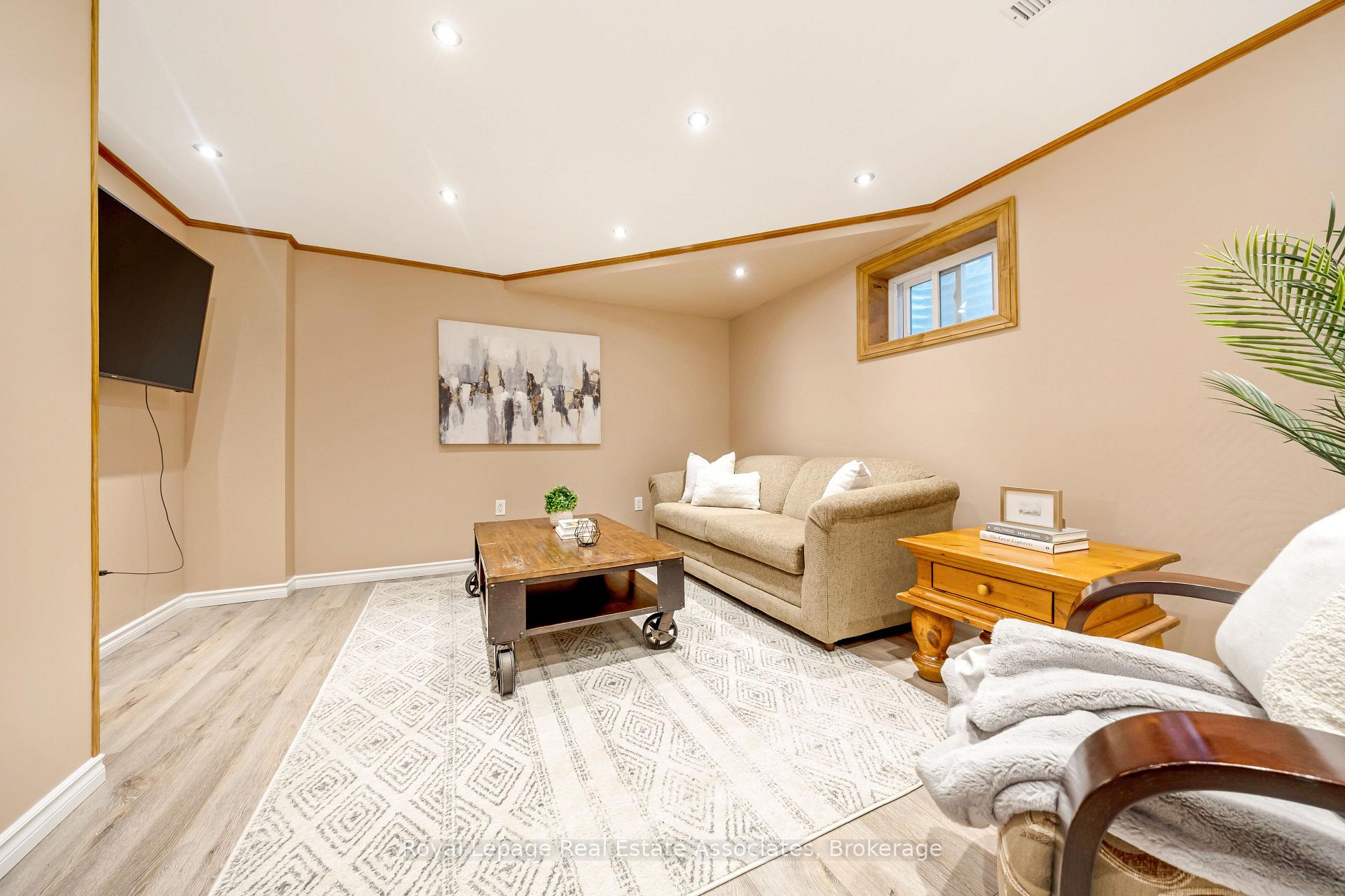 Photo 26 of 3104 Autumn Hill Crescent, Burlington, Brant Hills — HOMEH