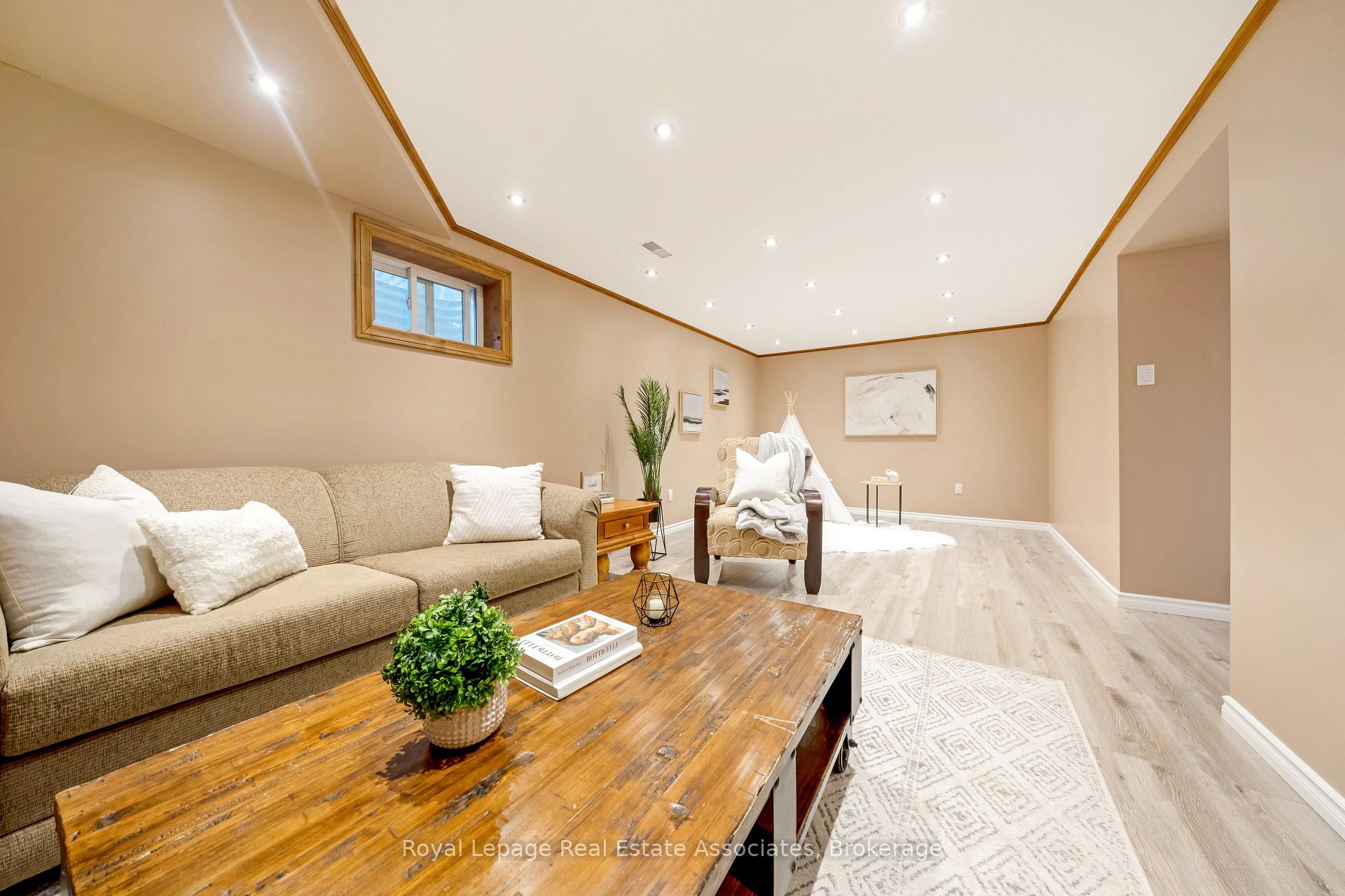 Photo 28 of 3104 Autumn Hill Crescent, Burlington, Brant Hills — HOMEH