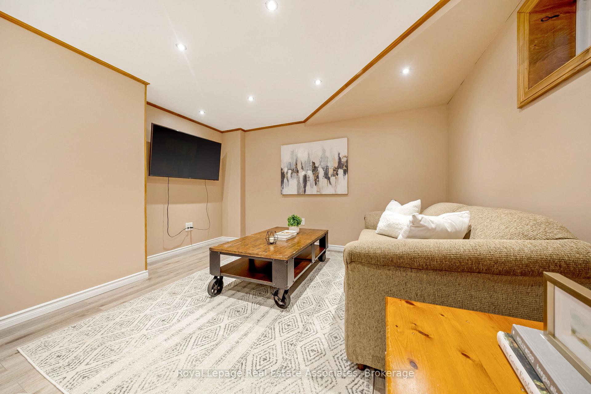 Photo 30 of 3104 Autumn Hill Crescent, Burlington, Brant Hills — HOMEH