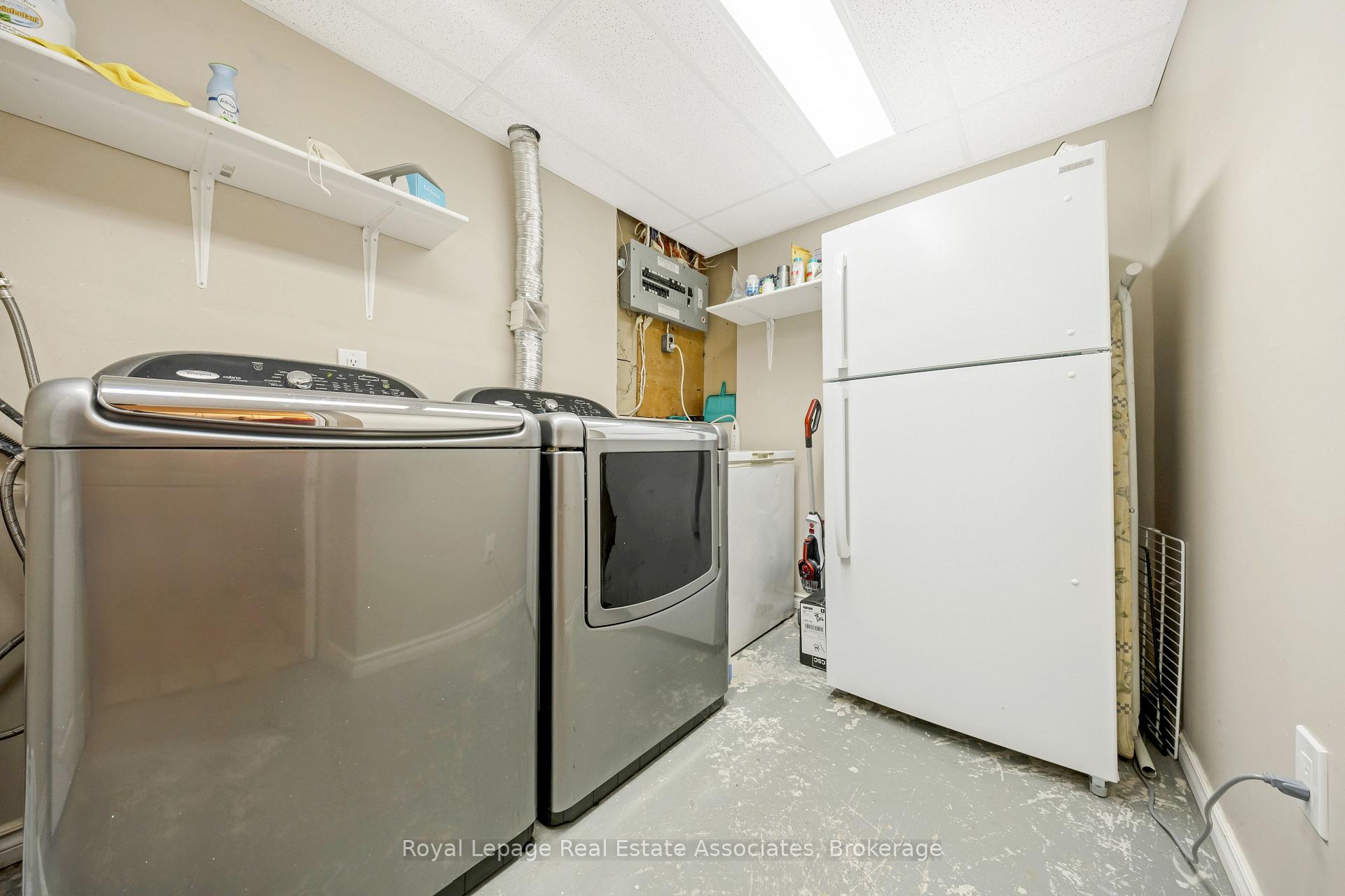 Photo 33 of 3104 Autumn Hill Crescent, Burlington, Brant Hills — HOMEH