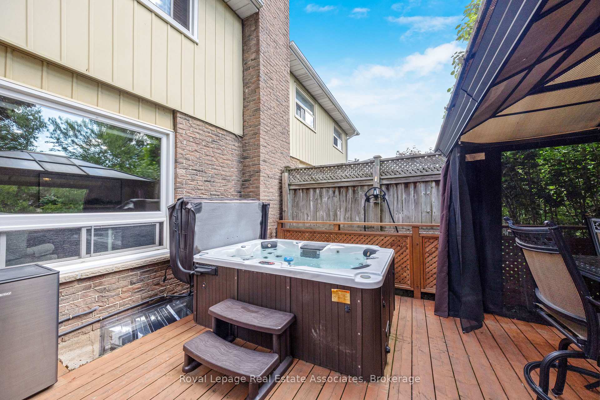Photo 35 of 3104 Autumn Hill Crescent, Burlington, Brant Hills — HOMEH