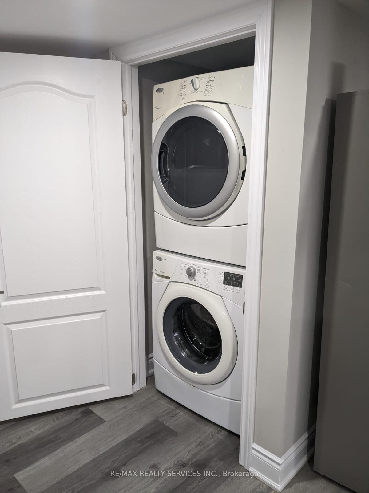 Photo 3 of 150 Dells Crescent, Brampton, Fletcher's Meadow — HOMEH