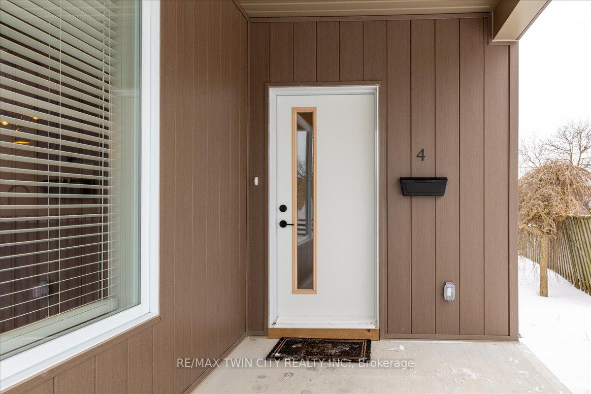 Photo 4 of Unit 4, 2 Pipers Green Court, Kitchener — HOMEH