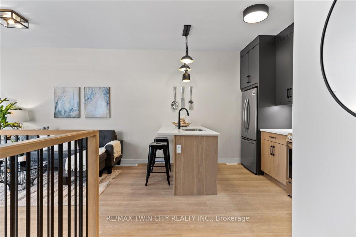 Photo 6 of Unit 4, 2 Pipers Green Court, Kitchener — HOMEH