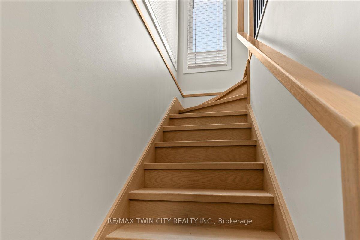 Photo 20 of Unit 4, 2 Pipers Green Court, Kitchener — HOMEH