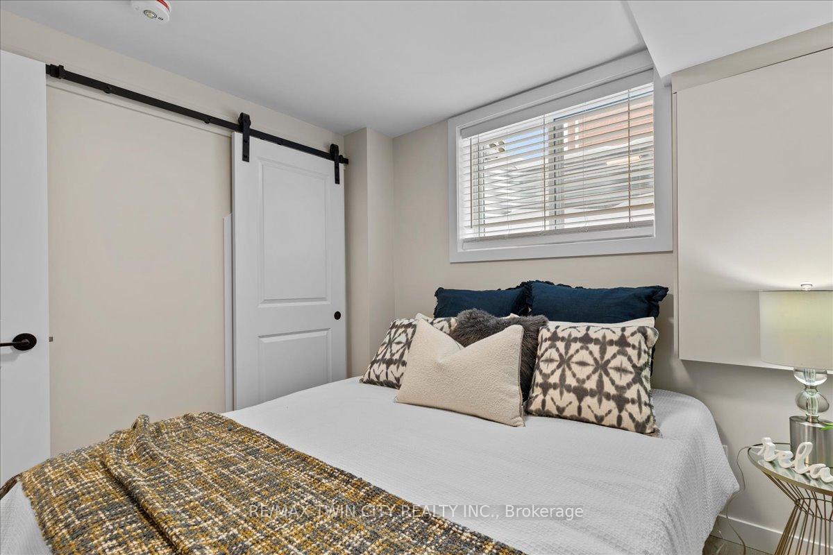 Photo 17 of Unit 4, 2 Pipers Green Court, Kitchener — HOMEH