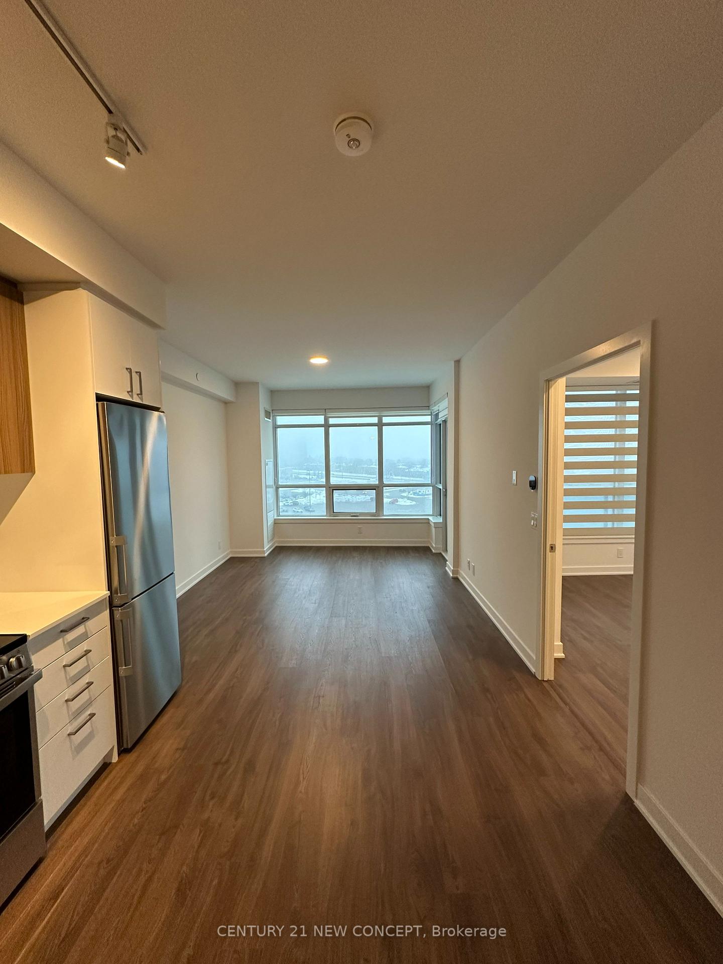 Photo 3 of Unit B632, 50 Upper Mall Way, Vaughan, Brownridge — HOMEH