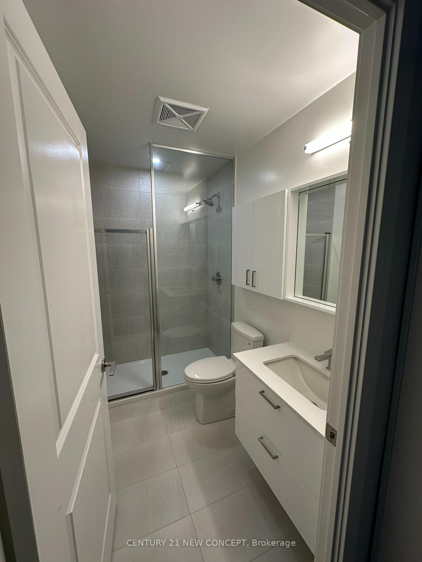 Photo 6 of Unit B632, 50 Upper Mall Way, Vaughan, Brownridge — HOMEH