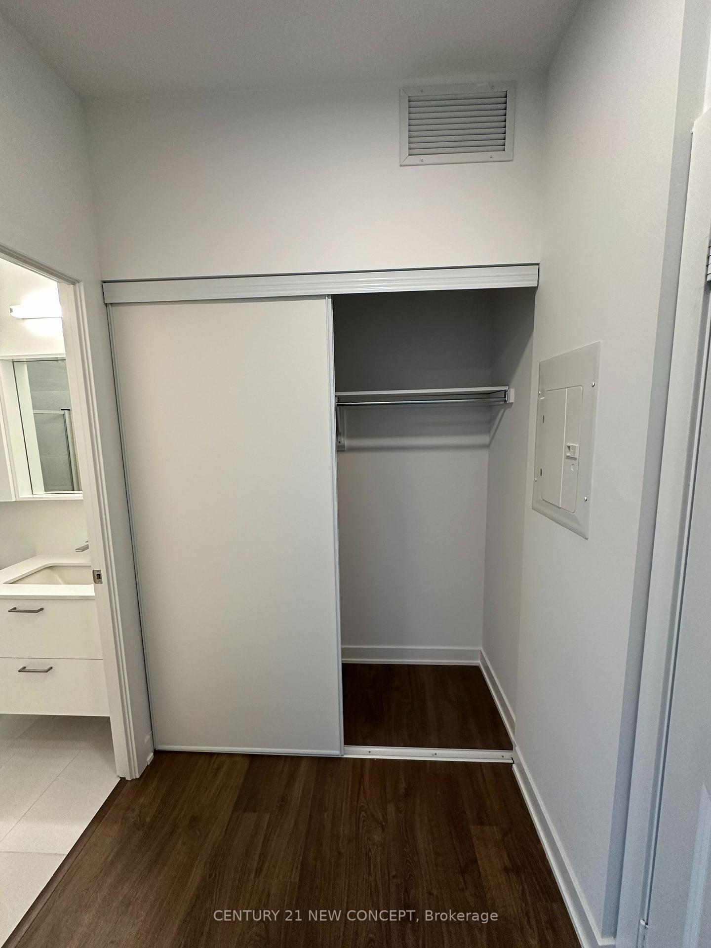 Photo 12 of Unit B632, 50 Upper Mall Way, Vaughan, Brownridge — HOMEH