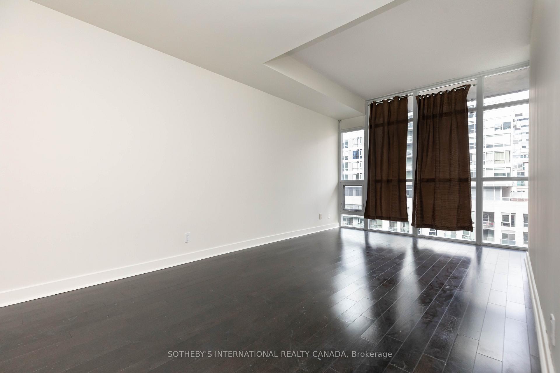 Photo 10 of Unit 1117, 21 Nelson Street, Toronto, Waterfront Communities — HOMEH