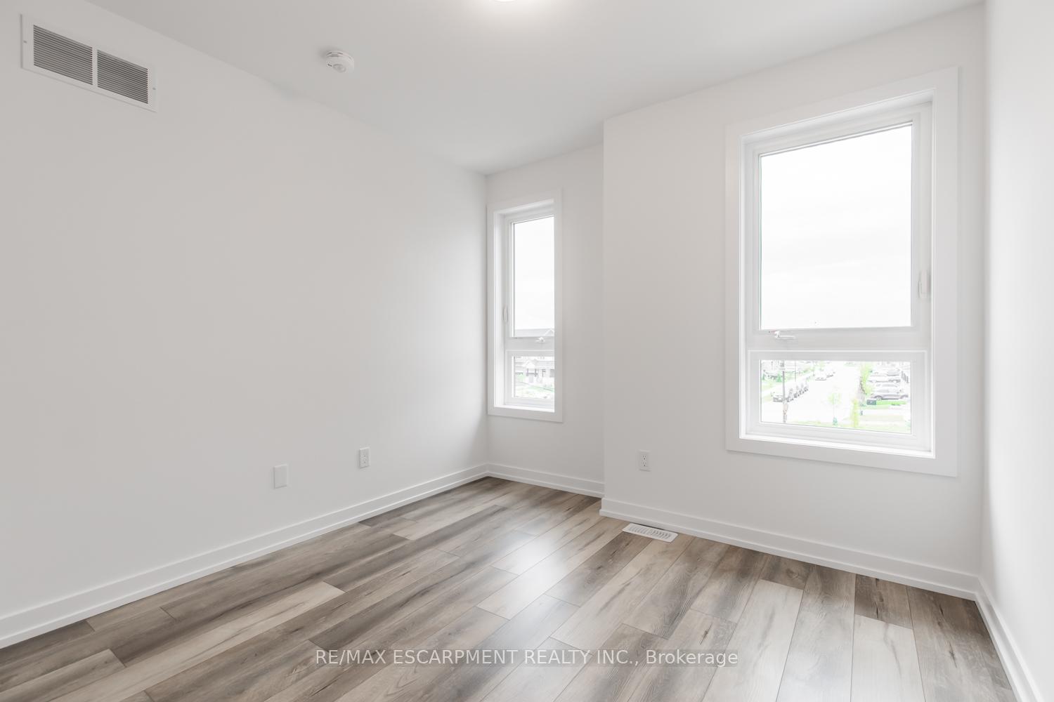 Photo 15 of Unit 12, 70 Kenesky Drive, Hamilton, Waterdown — HOMEH