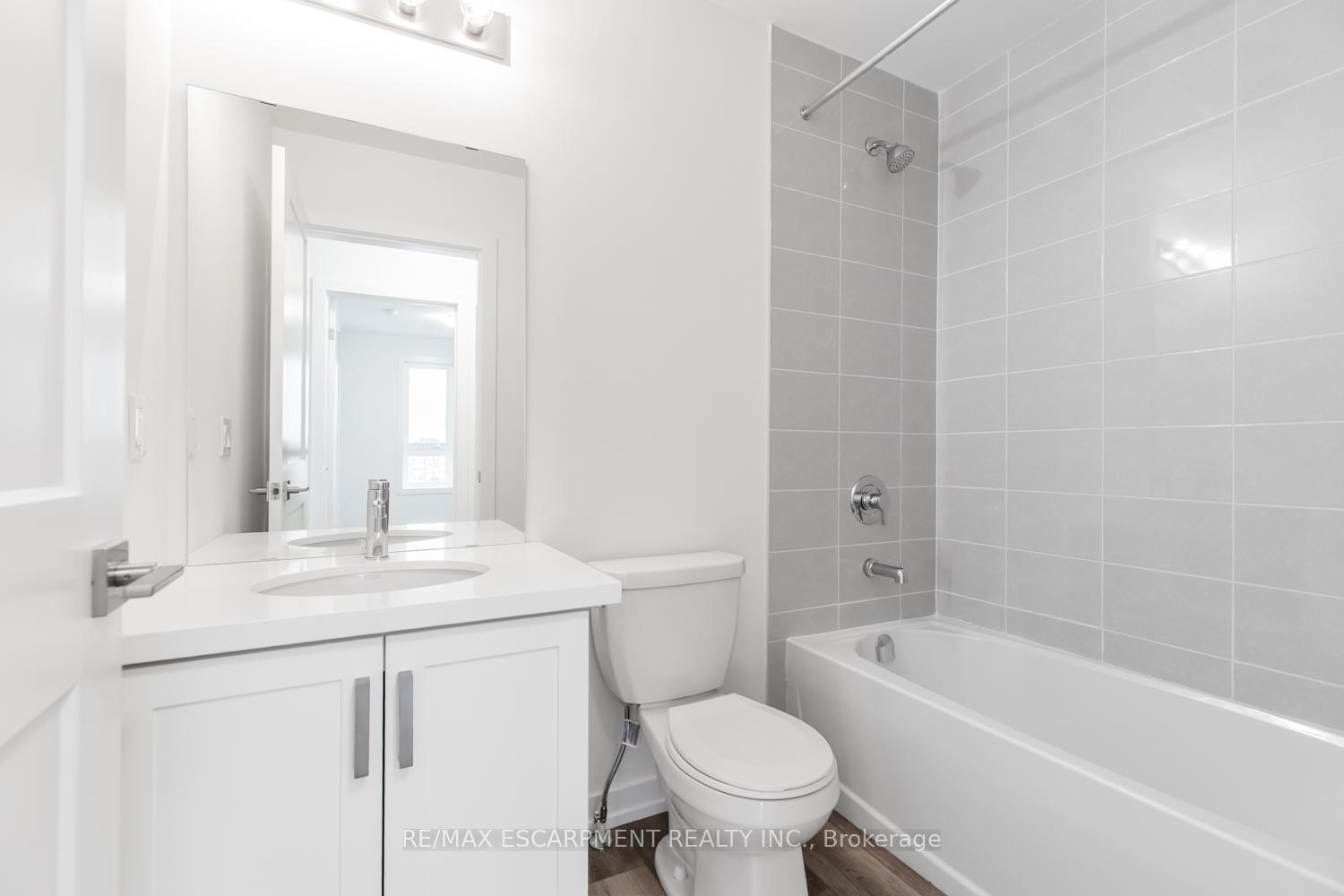 Photo 4 of Unit 12, 70 Kenesky Drive, Hamilton, Waterdown — HOMEH