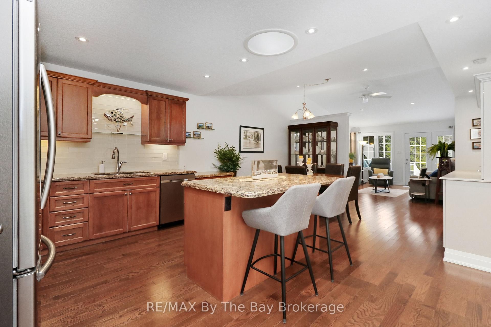 Photo 27 of 39 Greenway Drive, Wasaga Beach — HOMEH