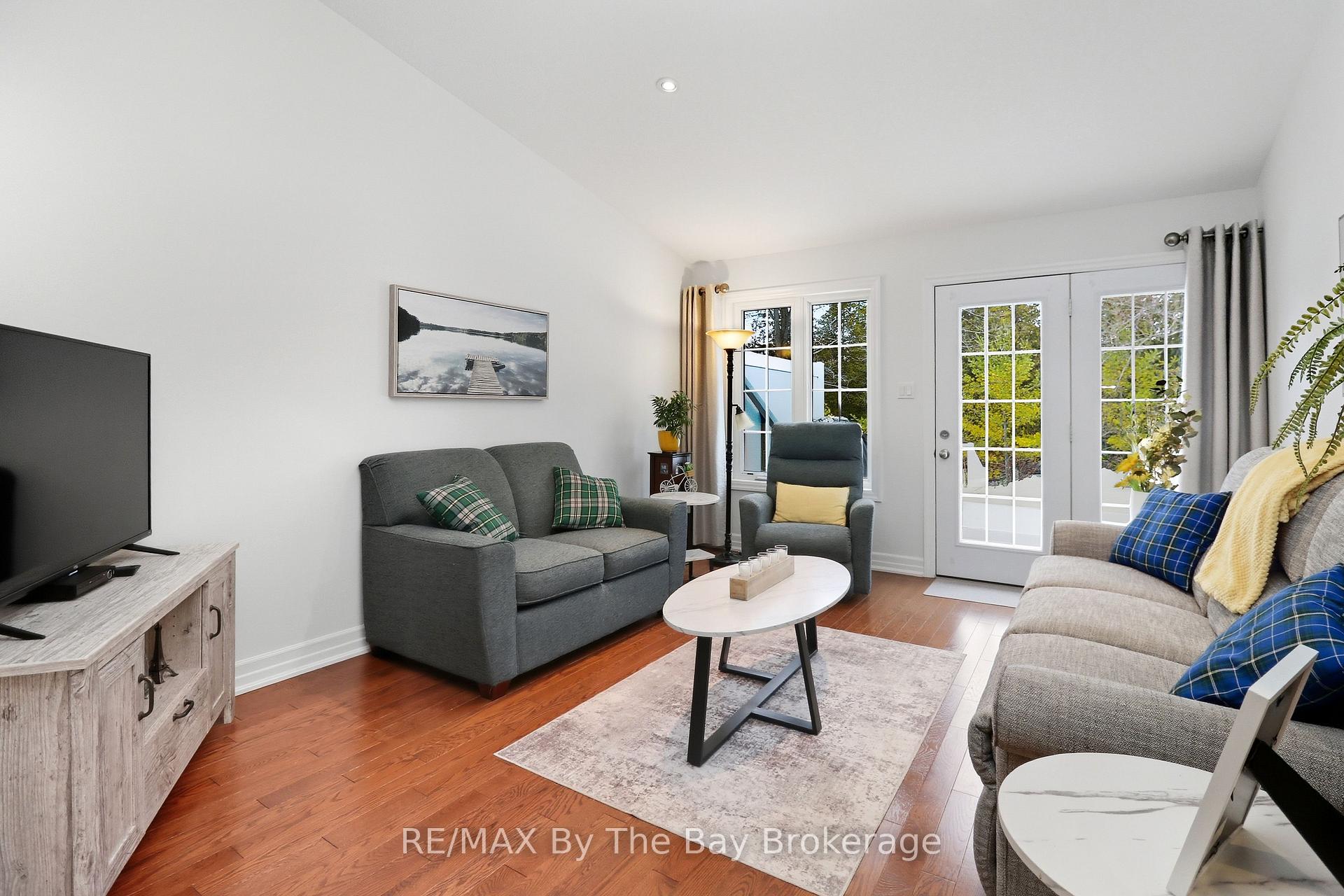 Photo 24 of 39 Greenway Drive, Wasaga Beach — HOMEH