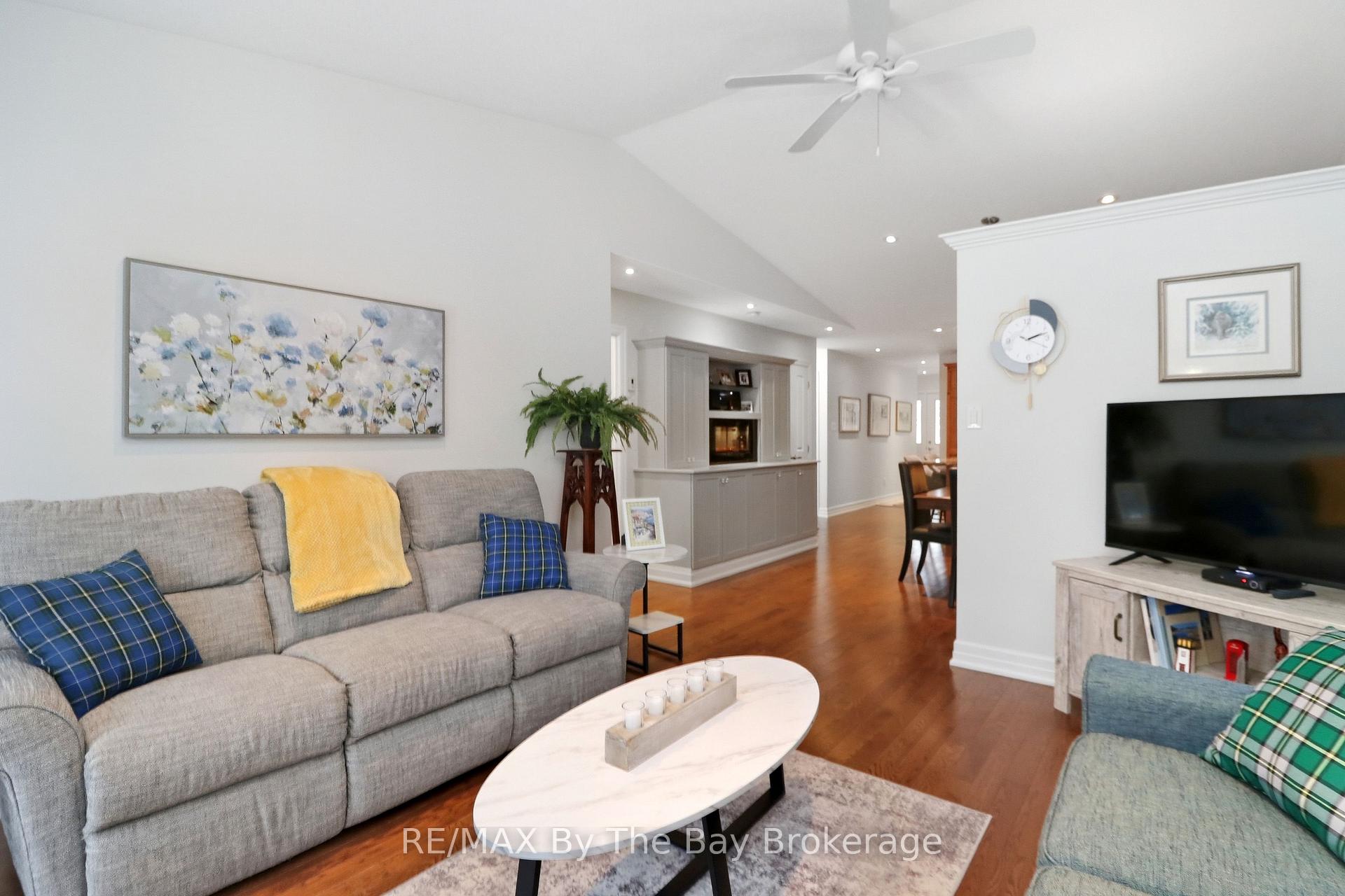 Photo 11 of 39 Greenway Drive, Wasaga Beach — HOMEH