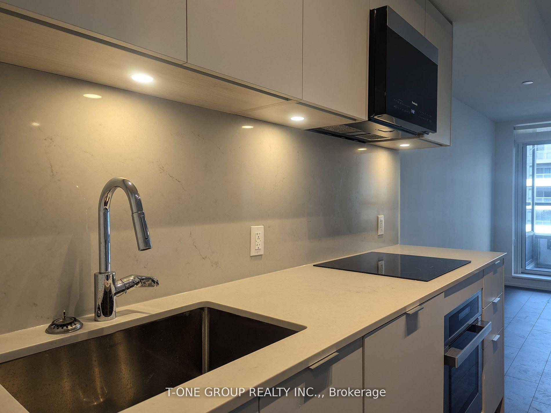 Photo 10 of Unit 906, 8 Cedarland Drive, Markham, Unionville — HOMEH
