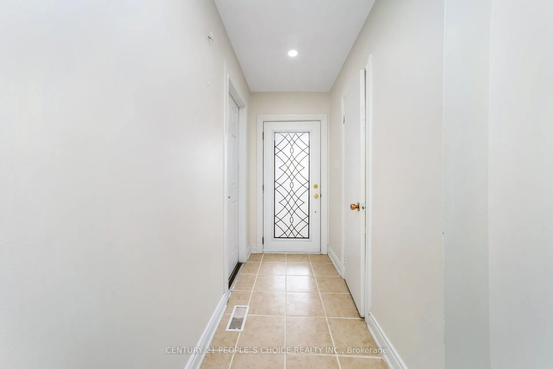 Photo 7 of 106 Queensdale Crescent, Guelph, Willow West/Sugarbush/West Acres — HOMEH