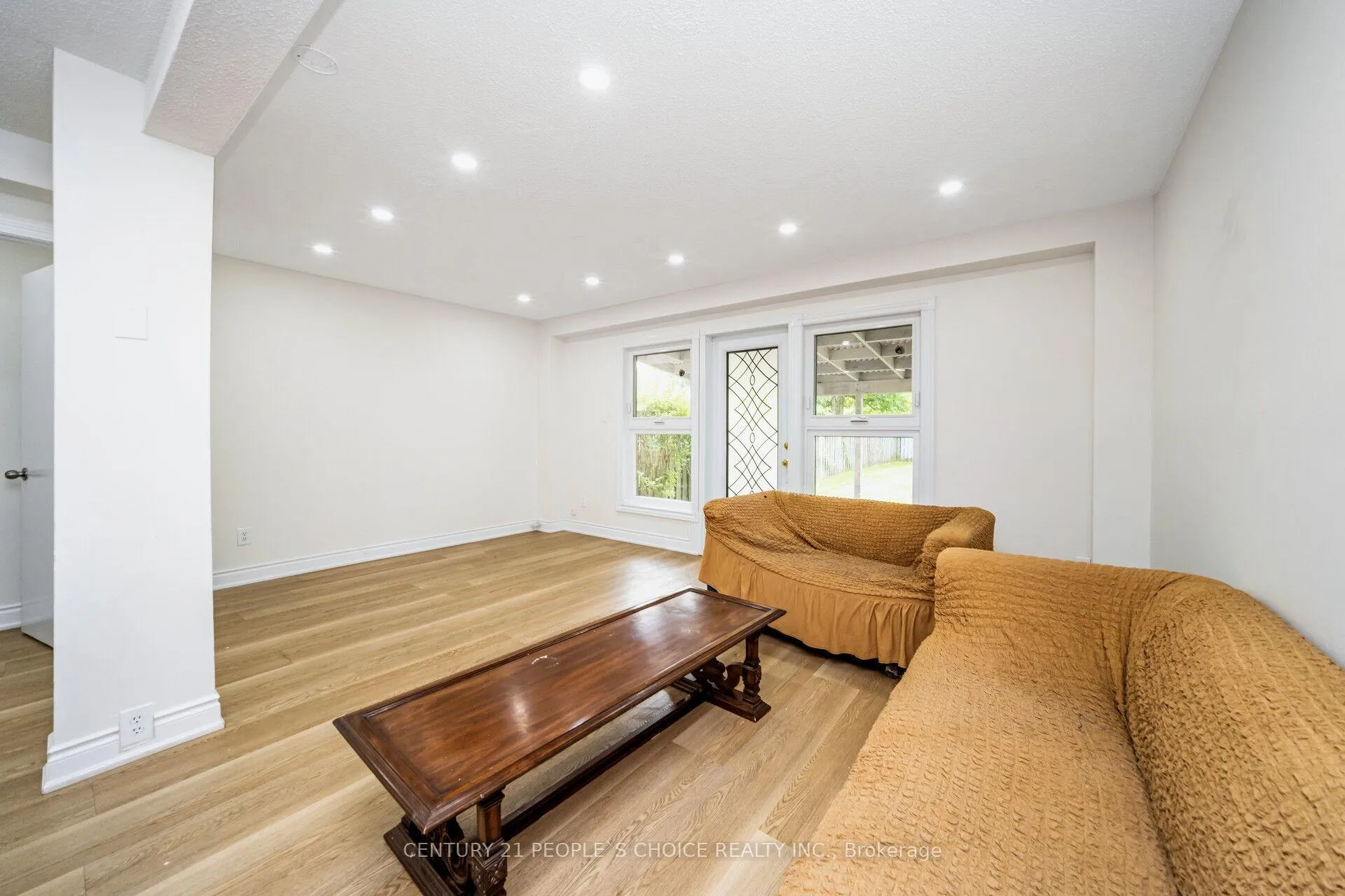 Photo 19 of 106 Queensdale Crescent, Guelph, Willow West/Sugarbush/West Acres — HOMEH
