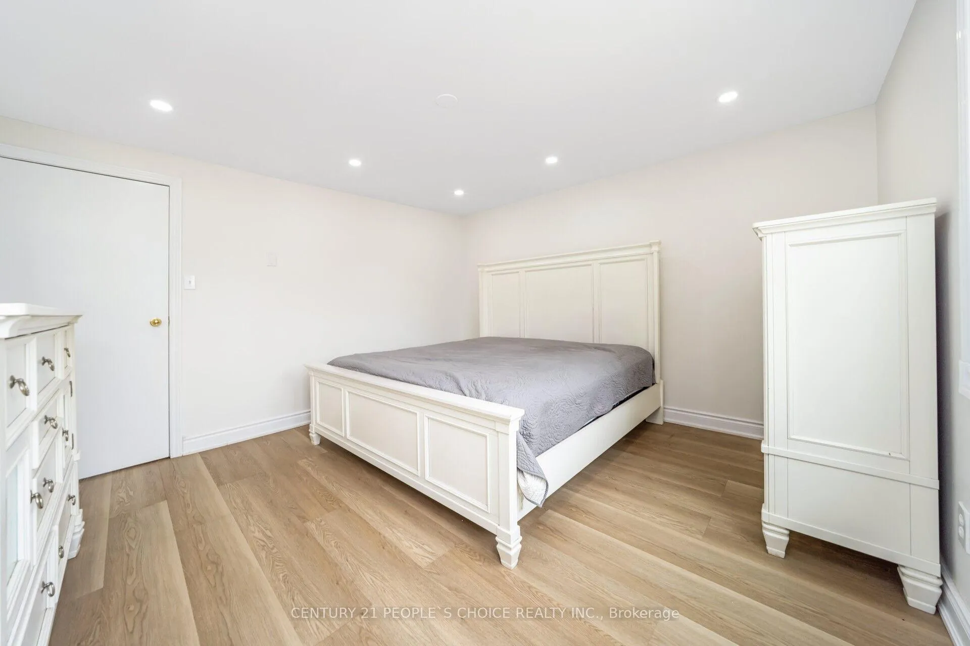 Photo 29 of 106 Queensdale Crescent, Guelph, Willow West/Sugarbush/West Acres — HOMEH