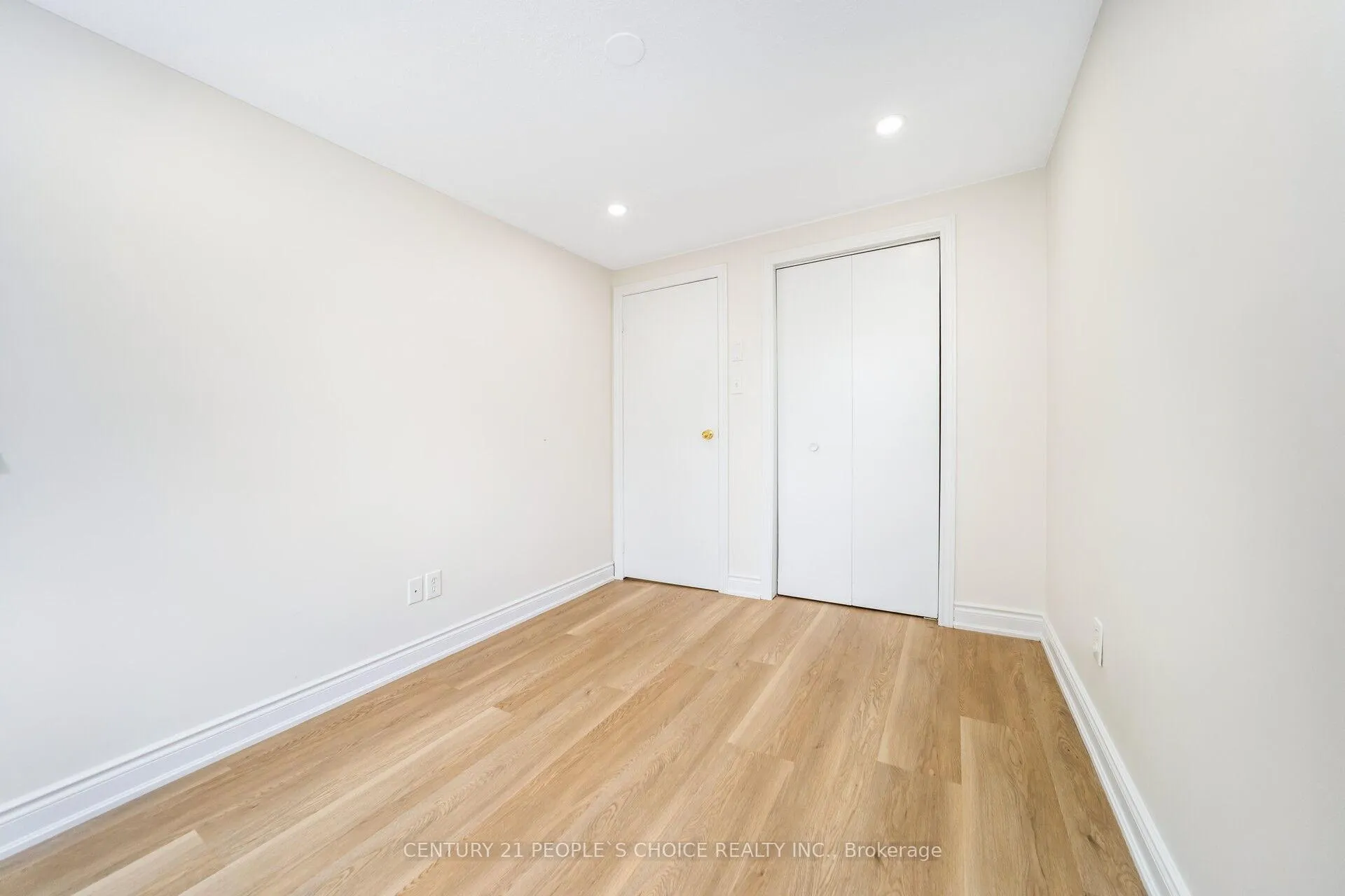 Photo 35 of 106 Queensdale Crescent, Guelph, Willow West/Sugarbush/West Acres — HOMEH