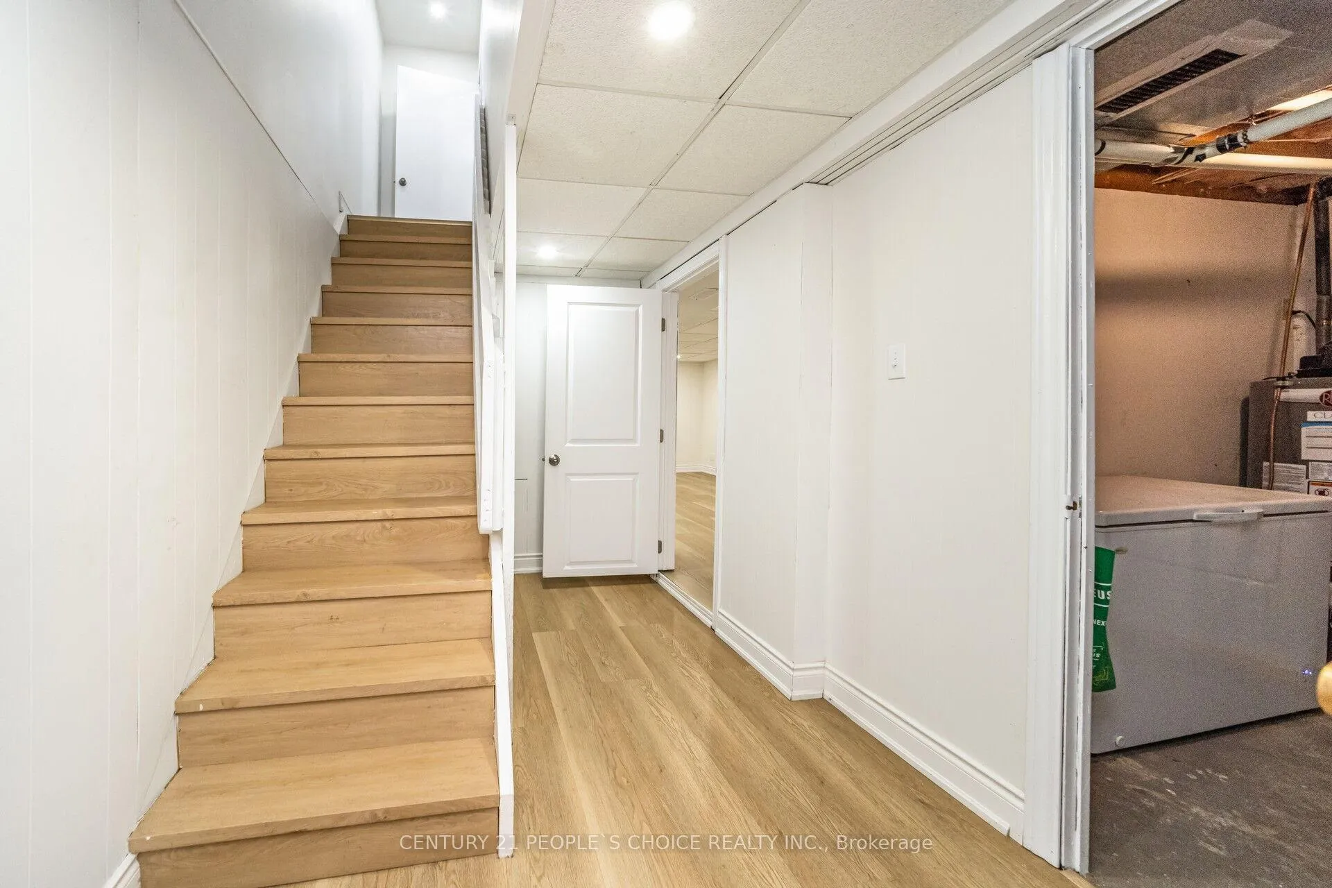 Photo 44 of 106 Queensdale Crescent, Guelph, Willow West/Sugarbush/West Acres — HOMEH