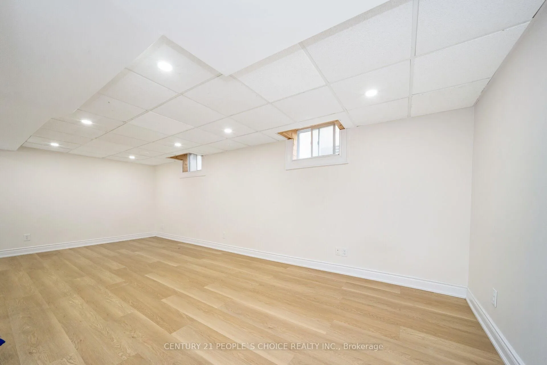 Photo 45 of 106 Queensdale Crescent, Guelph, Willow West/Sugarbush/West Acres — HOMEH