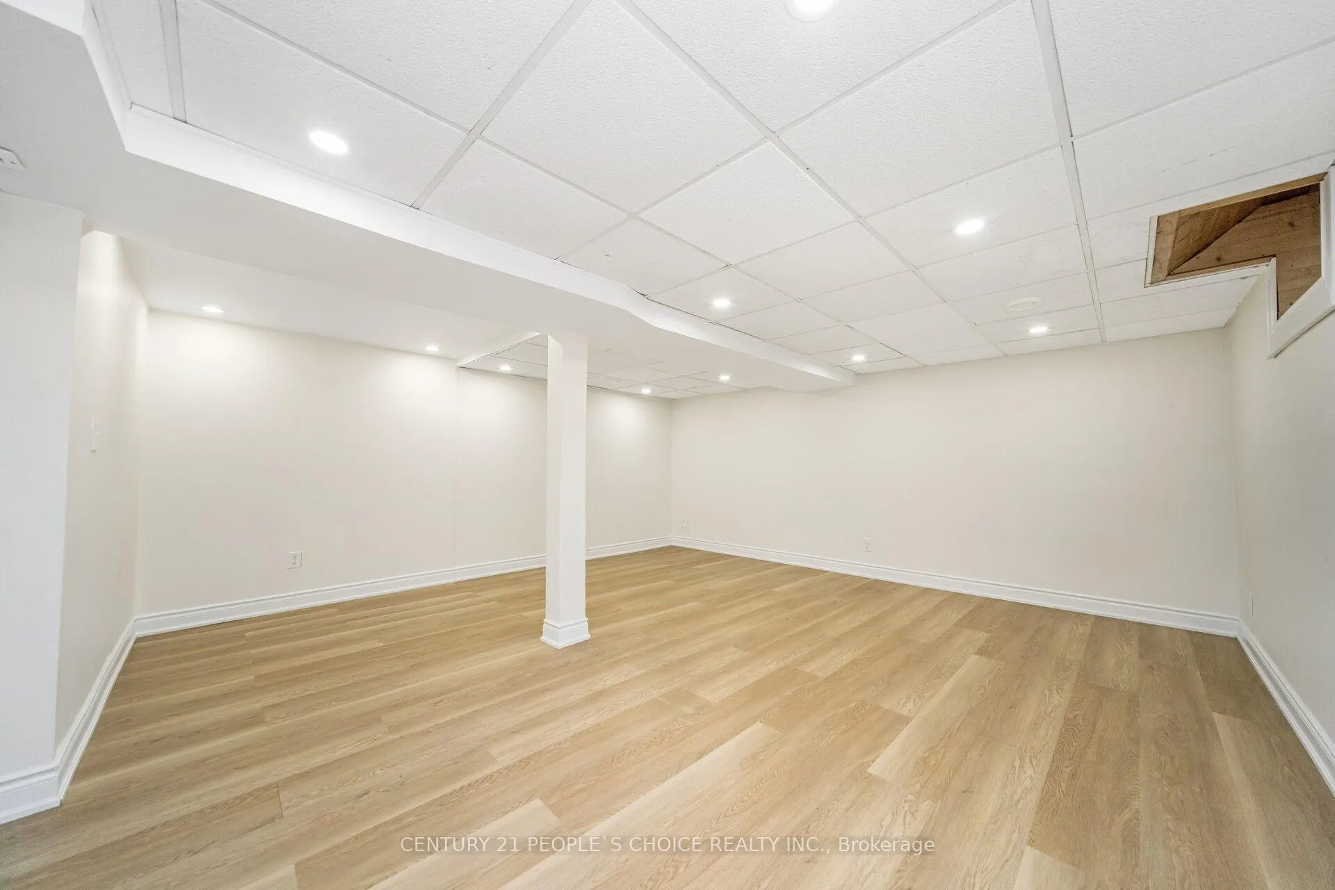 Photo 47 of 106 Queensdale Crescent, Guelph, Willow West/Sugarbush/West Acres — HOMEH