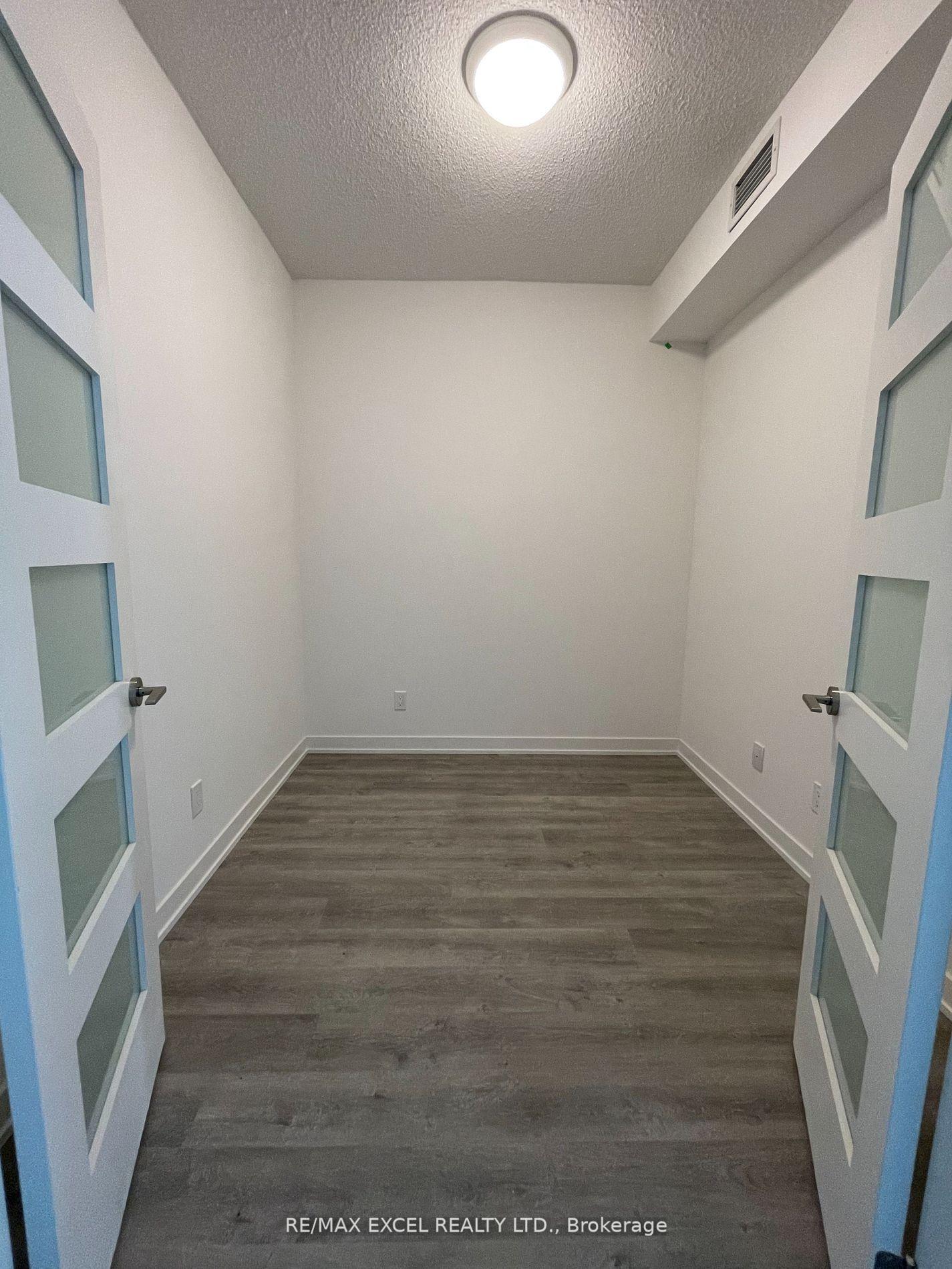 Photo 8 of Unit 907, 292 Verdale Crossing, Markham, Unionville — HOMEH