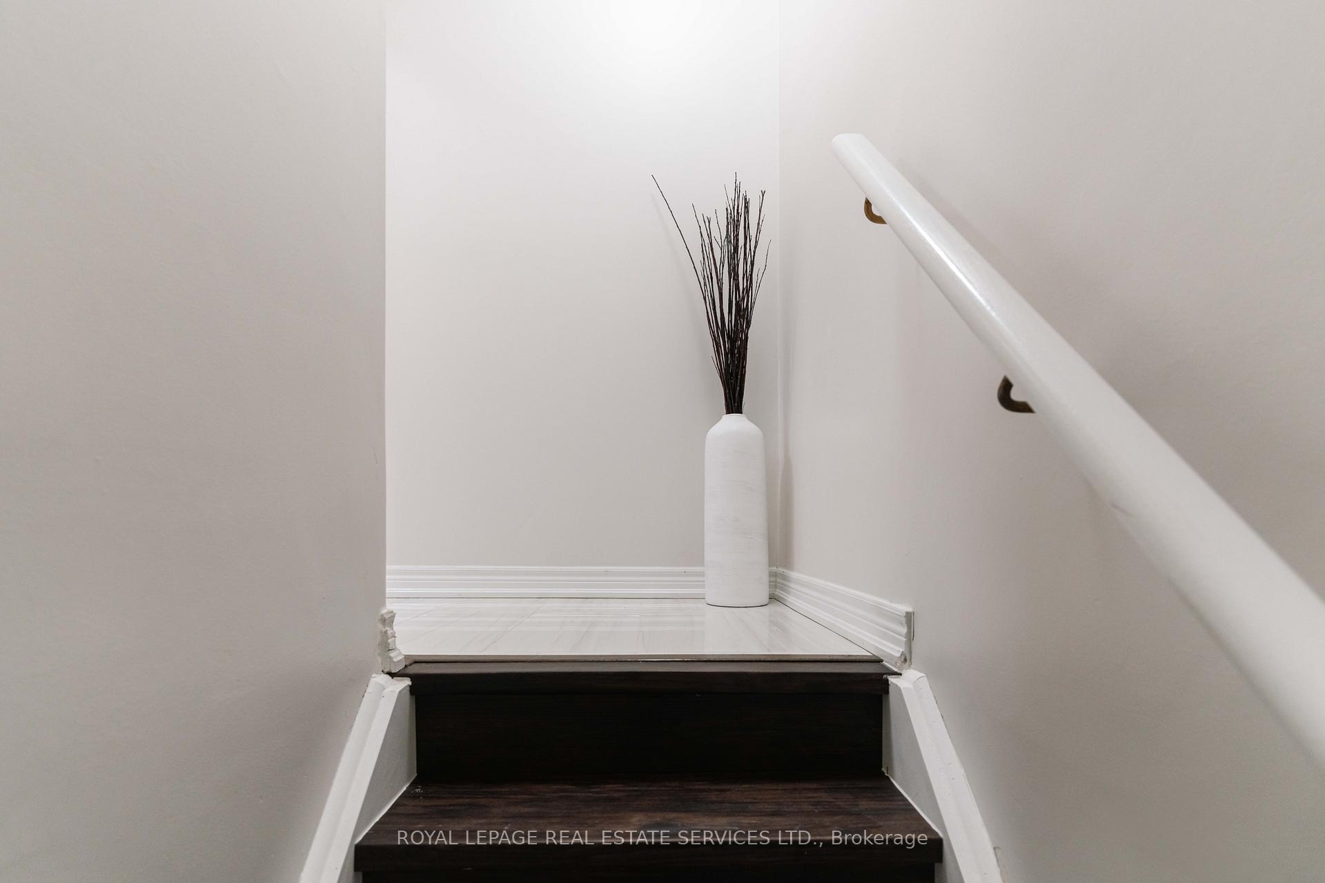 Photo 3 of Unit 13, 9621 Jane Street, Vaughan, Maple — HOMEH
